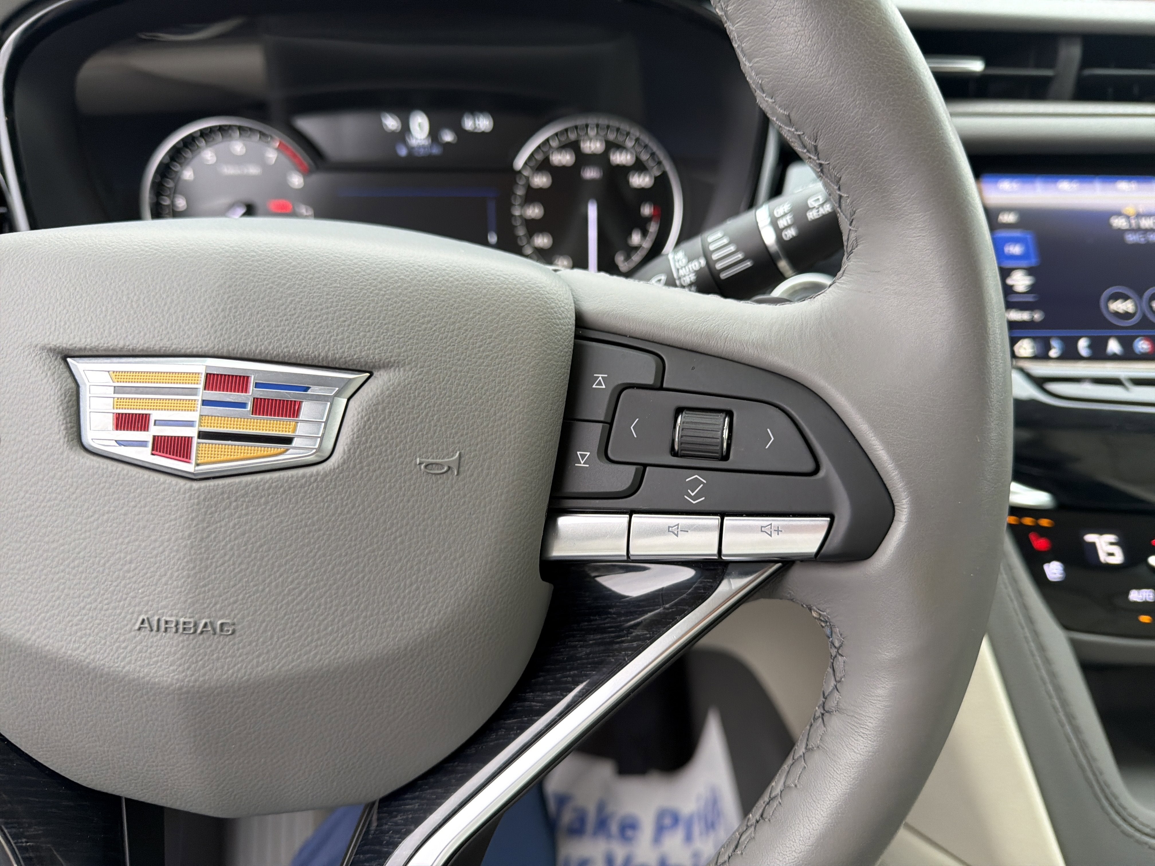 2024 Cadillac XT6 Premium Luxury