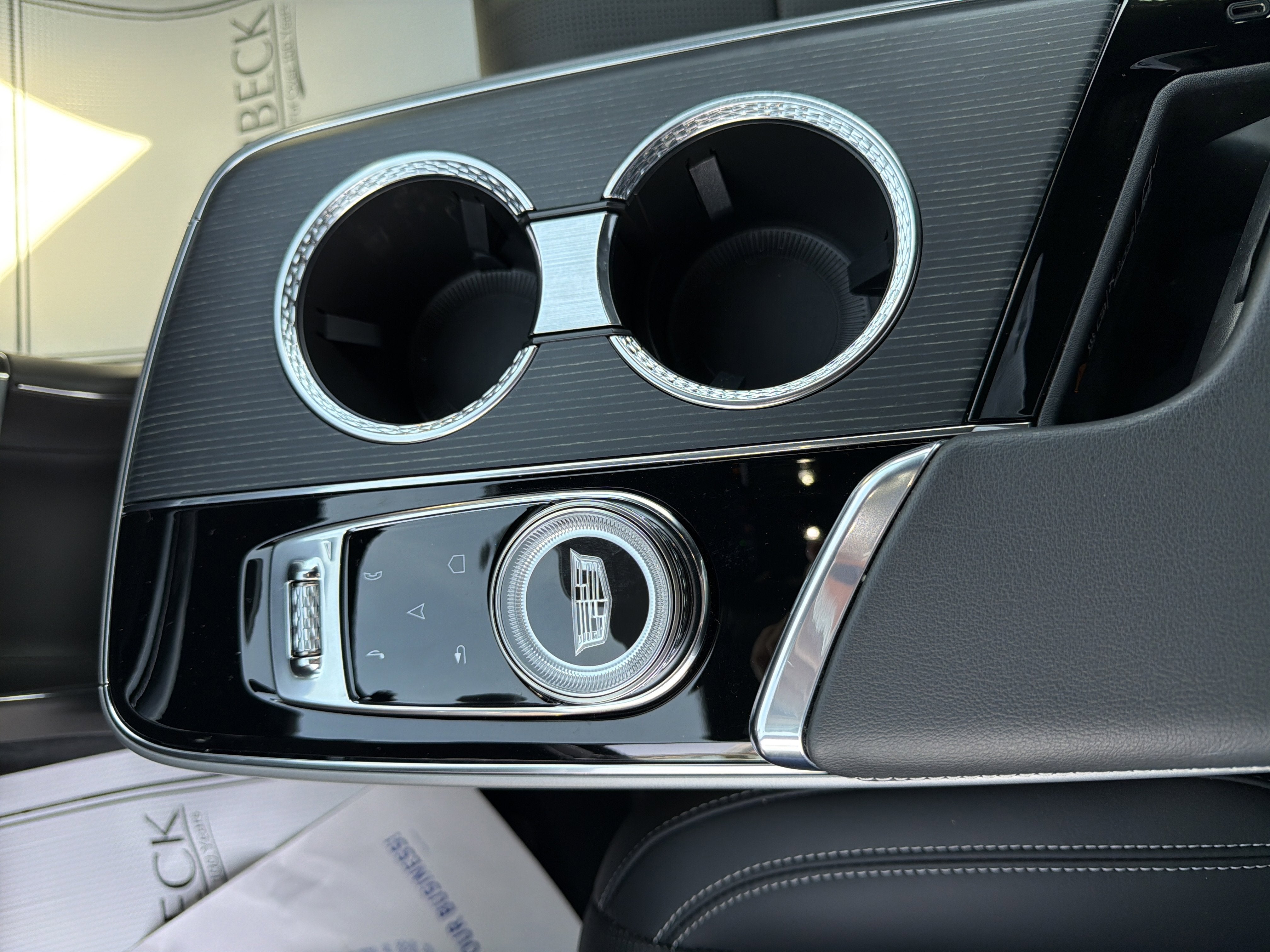 2024 Cadillac LYRIQ Luxury 2