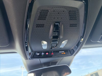 2024 Cadillac LYRIQ Luxury 2