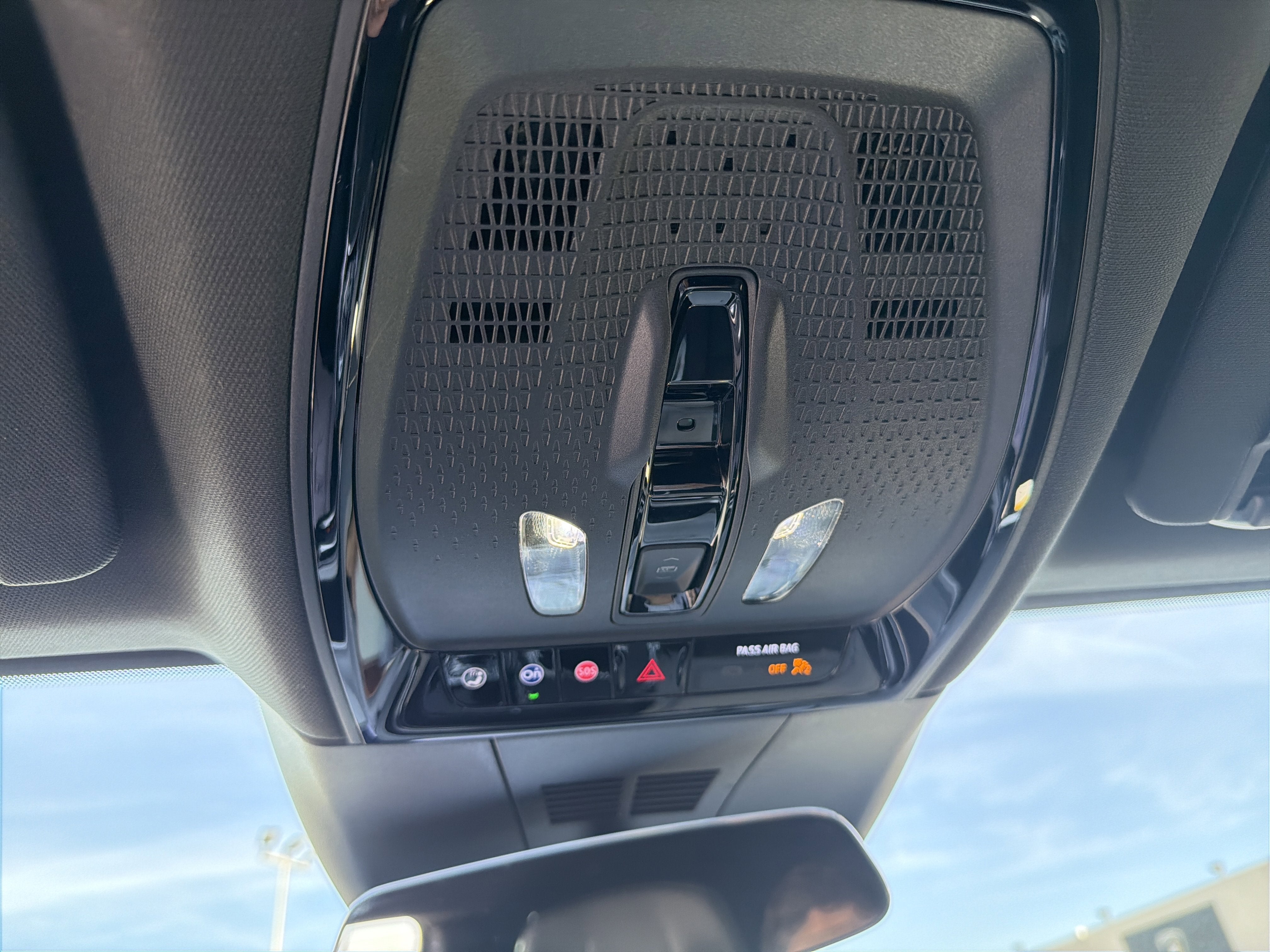 2024 Cadillac LYRIQ Luxury 2