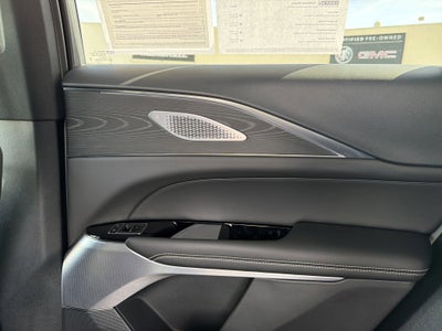 2024 Cadillac LYRIQ Luxury 2