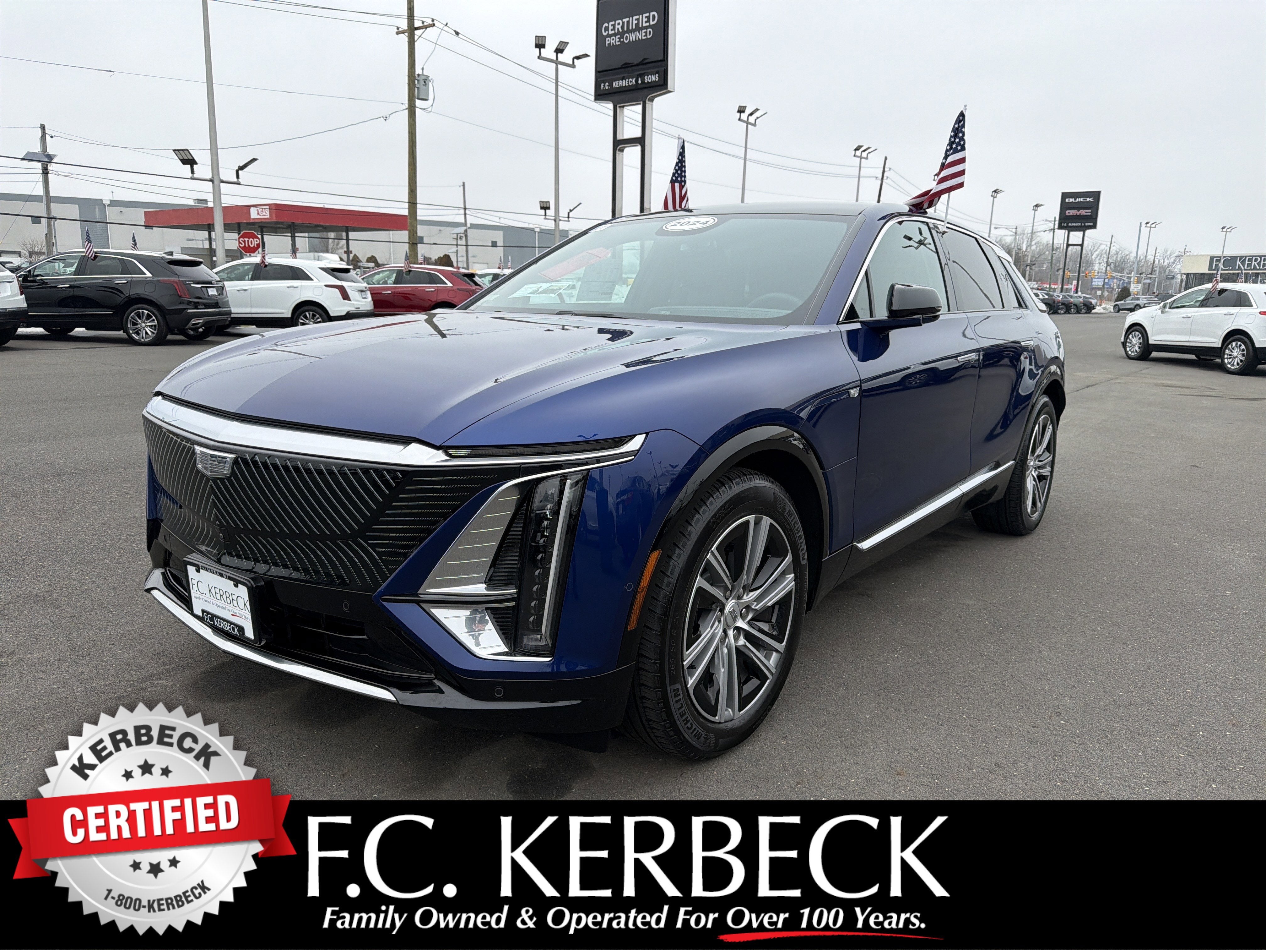 2024 Cadillac LYRIQ Luxury 2