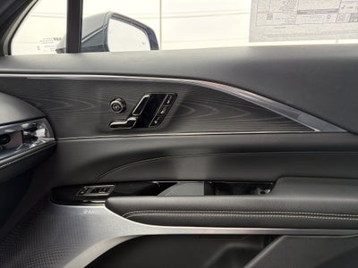 2024 Cadillac LYRIQ Luxury 2