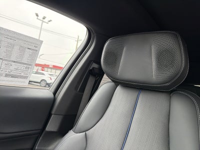 2024 Cadillac LYRIQ Luxury 2