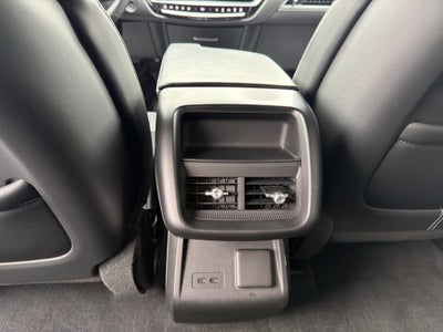 2024 Cadillac LYRIQ Luxury 2