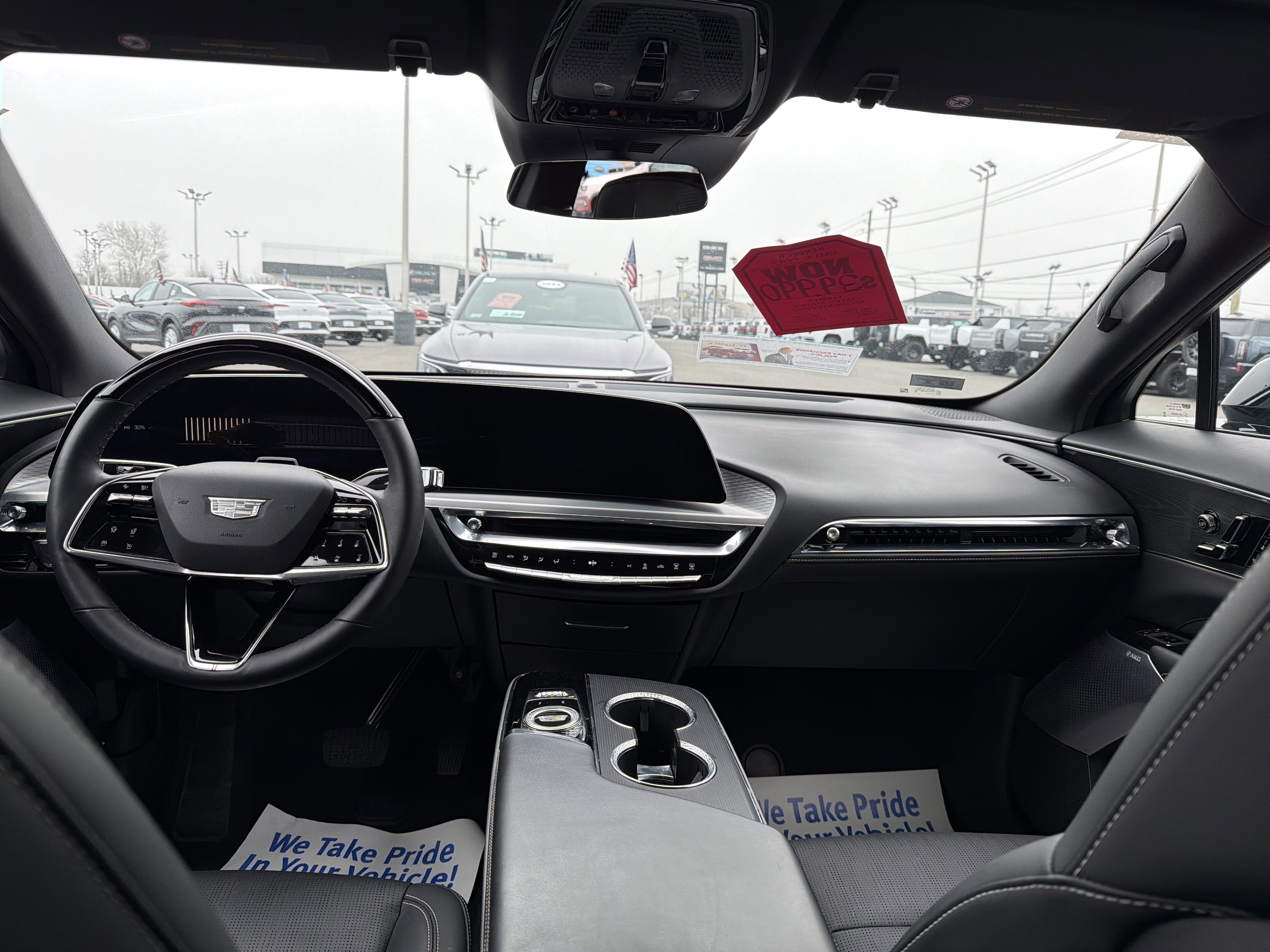 2024 Cadillac LYRIQ Luxury 2