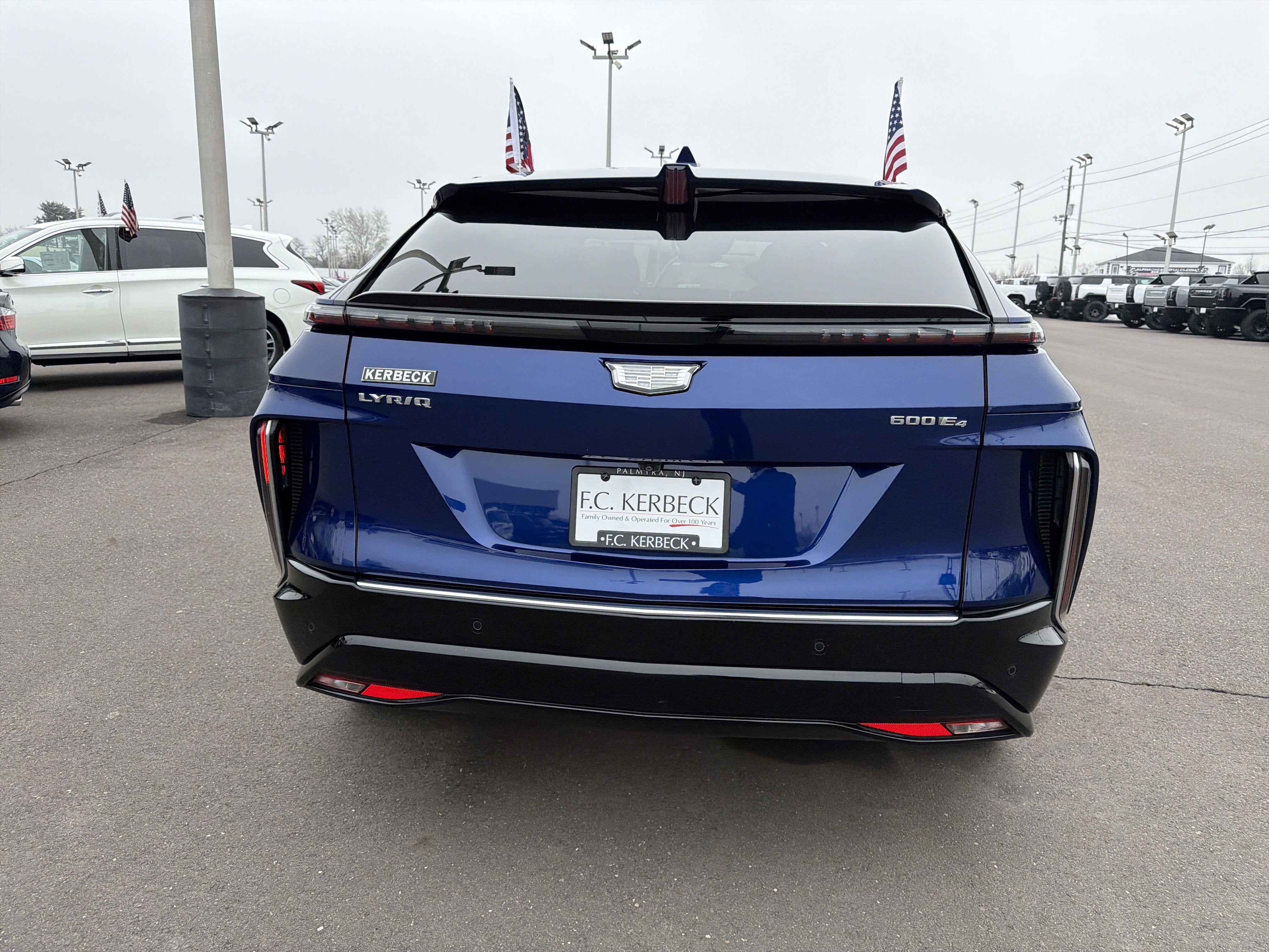 2024 Cadillac LYRIQ Luxury 2