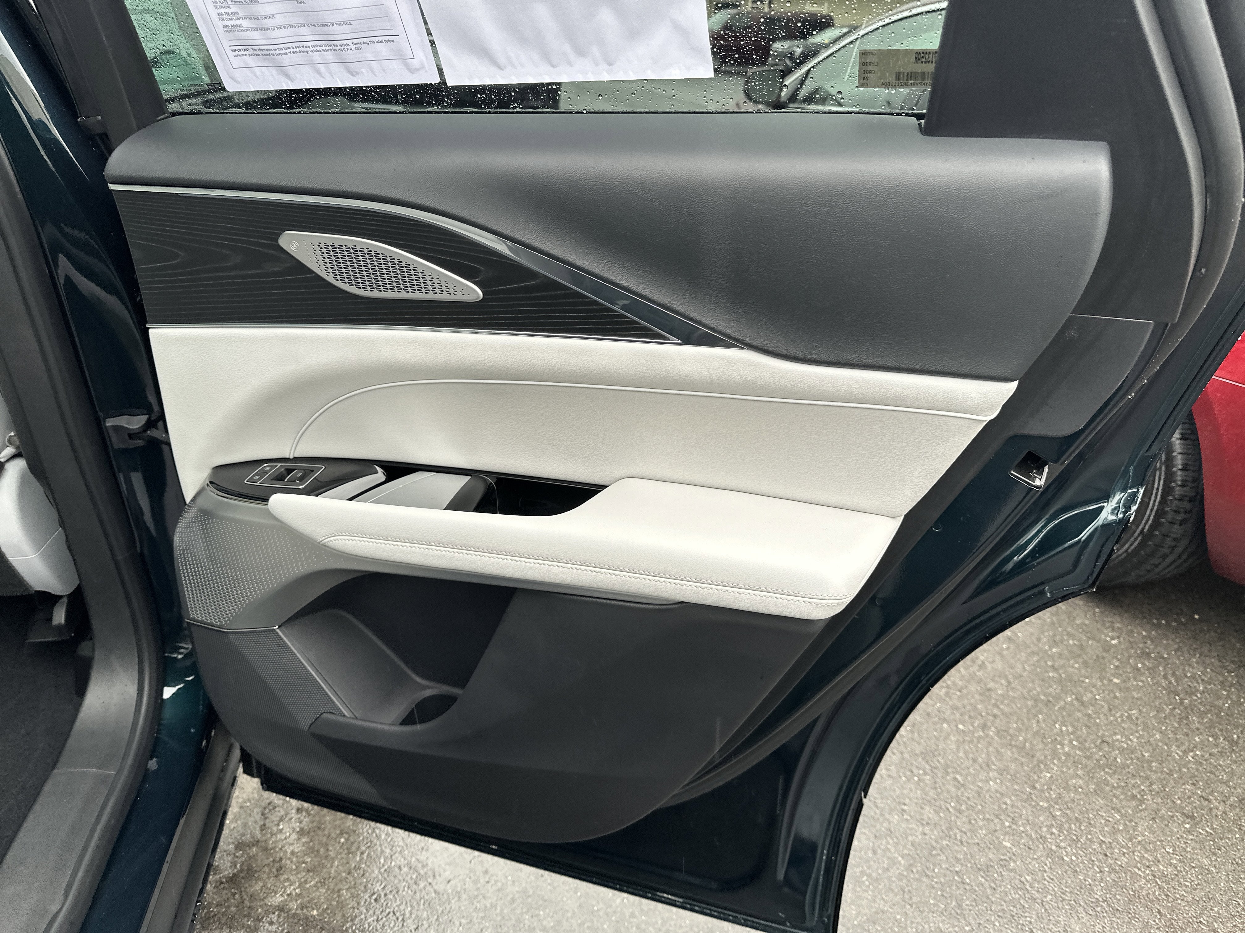 2024 Cadillac LYRIQ Sport 2