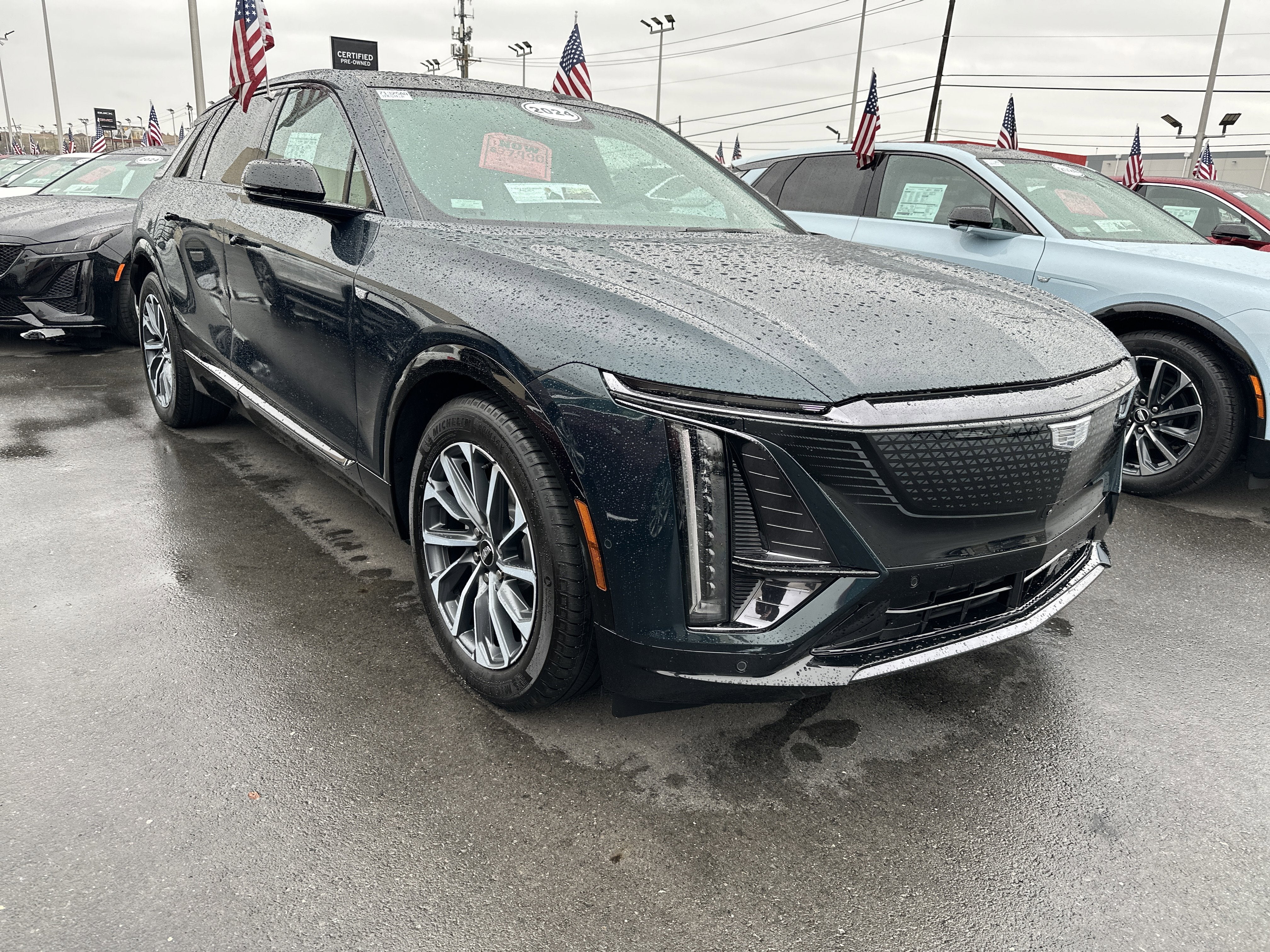 2024 Cadillac LYRIQ Sport 2