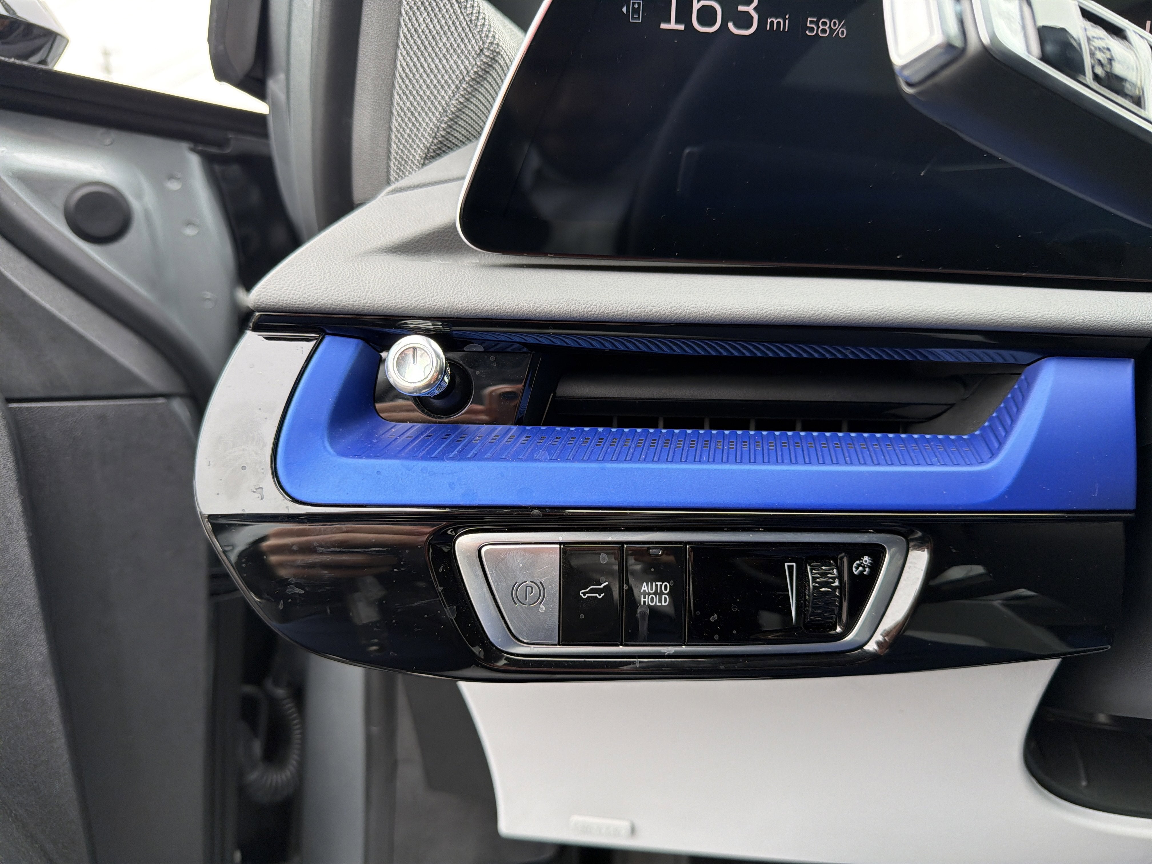 2025 Cadillac OPTIQ Luxury 1