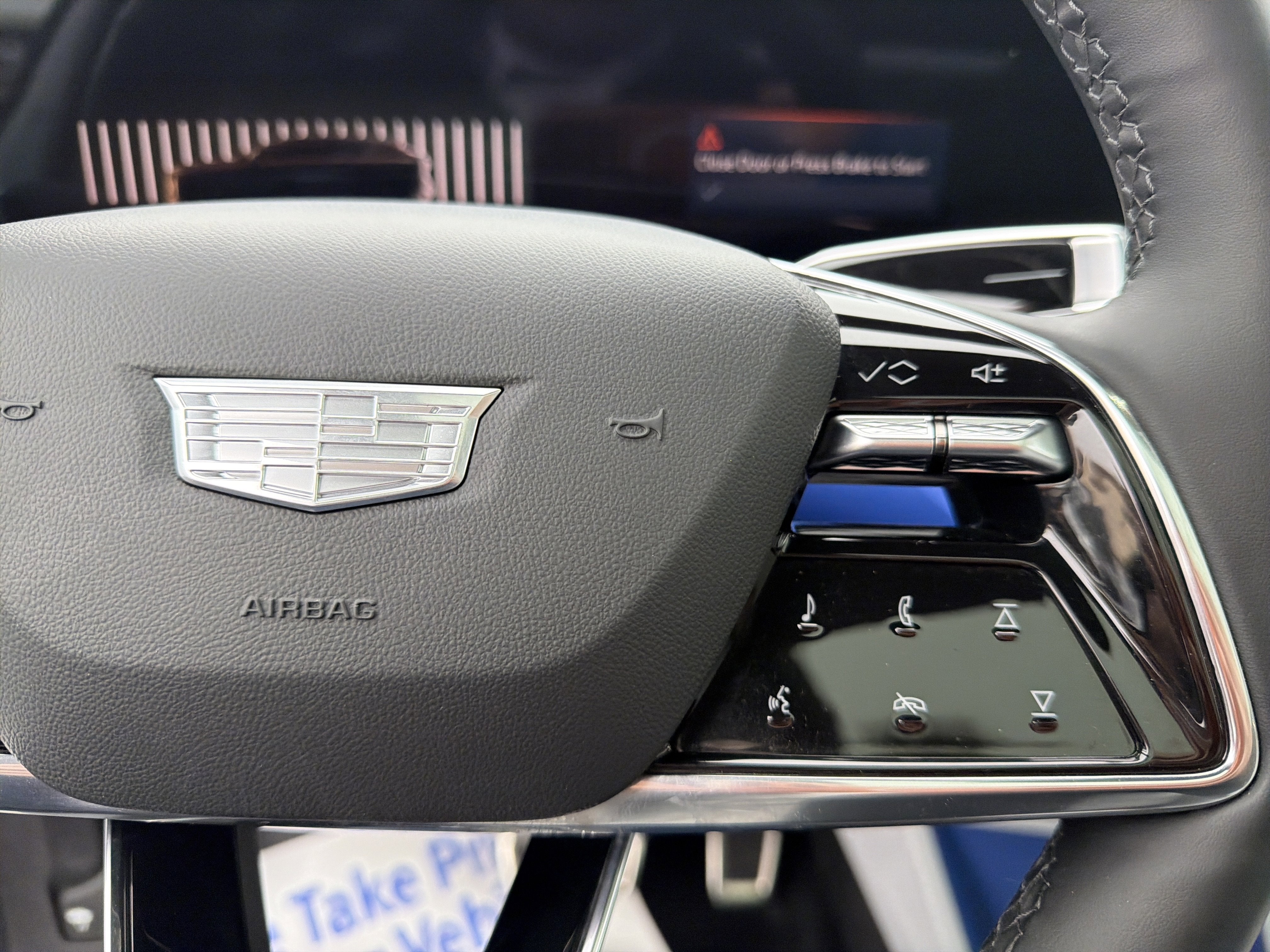 2025 Cadillac OPTIQ Luxury 1