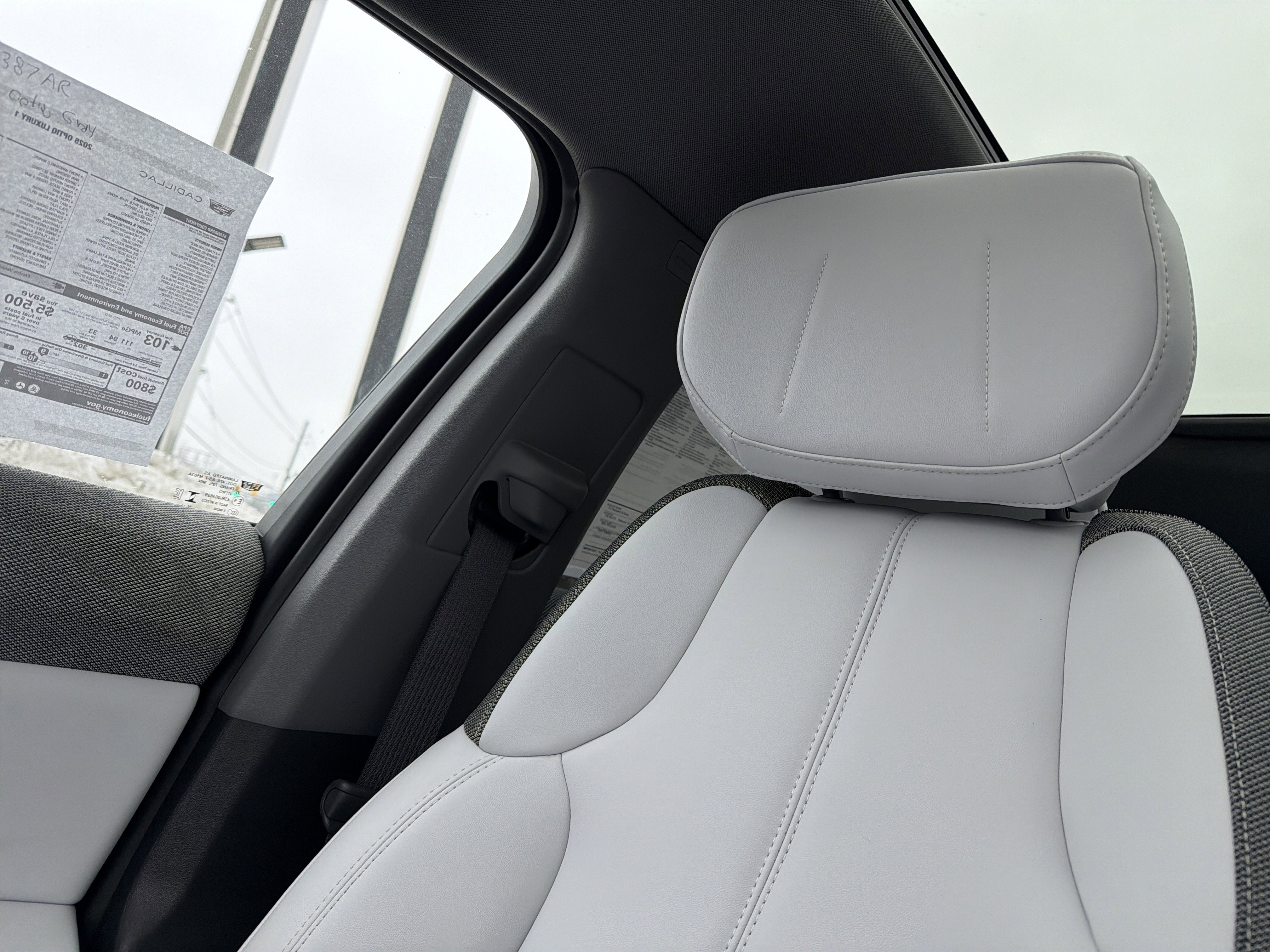 2025 Cadillac OPTIQ Luxury 1