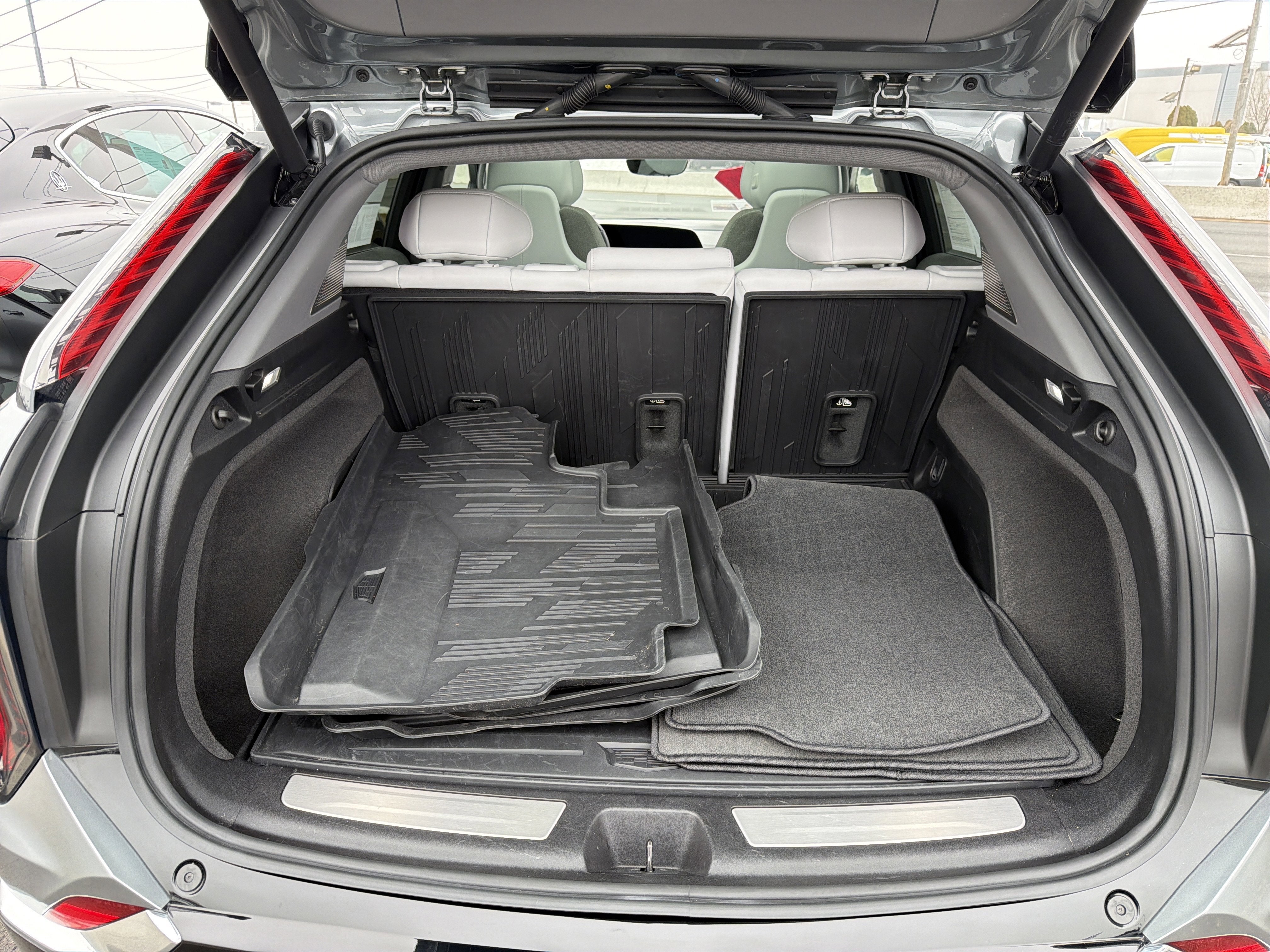 2025 Cadillac OPTIQ Luxury 1