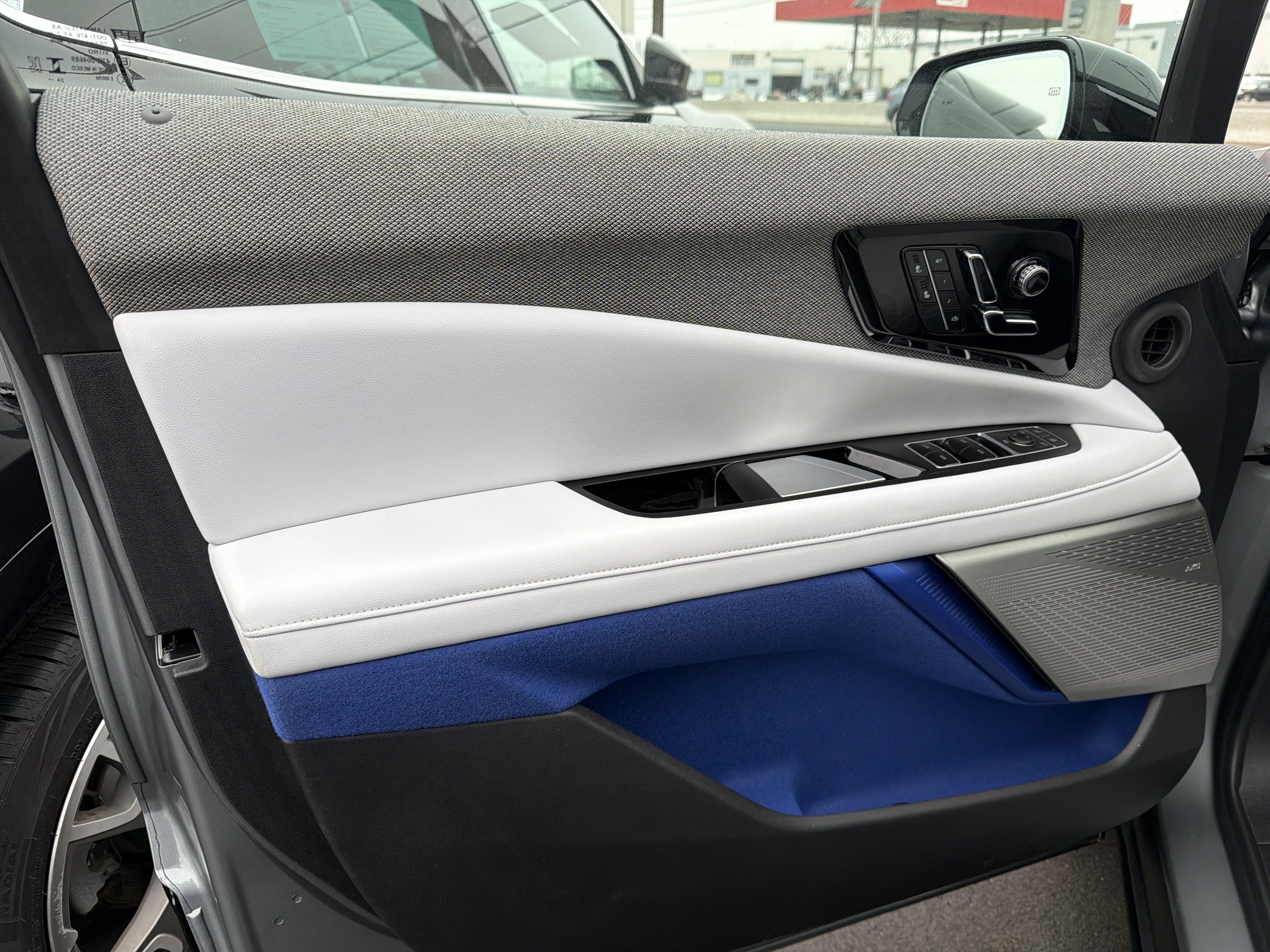 2025 Cadillac OPTIQ Luxury 1