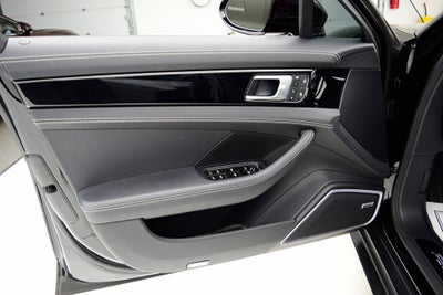 2023 Porsche Panamera GTS