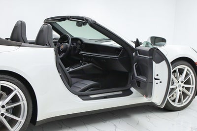2020 Porsche 911 Carrera Cabriolet