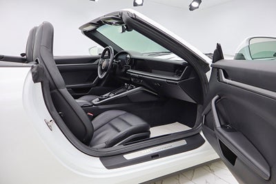 2020 Porsche 911 Carrera Cabriolet