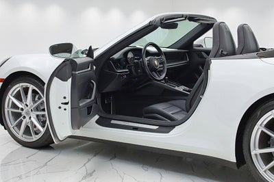 2020 Porsche 911 Carrera Cabriolet