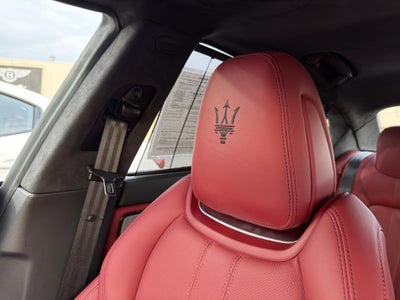 2022 Maserati Quattroporte Modena Q4