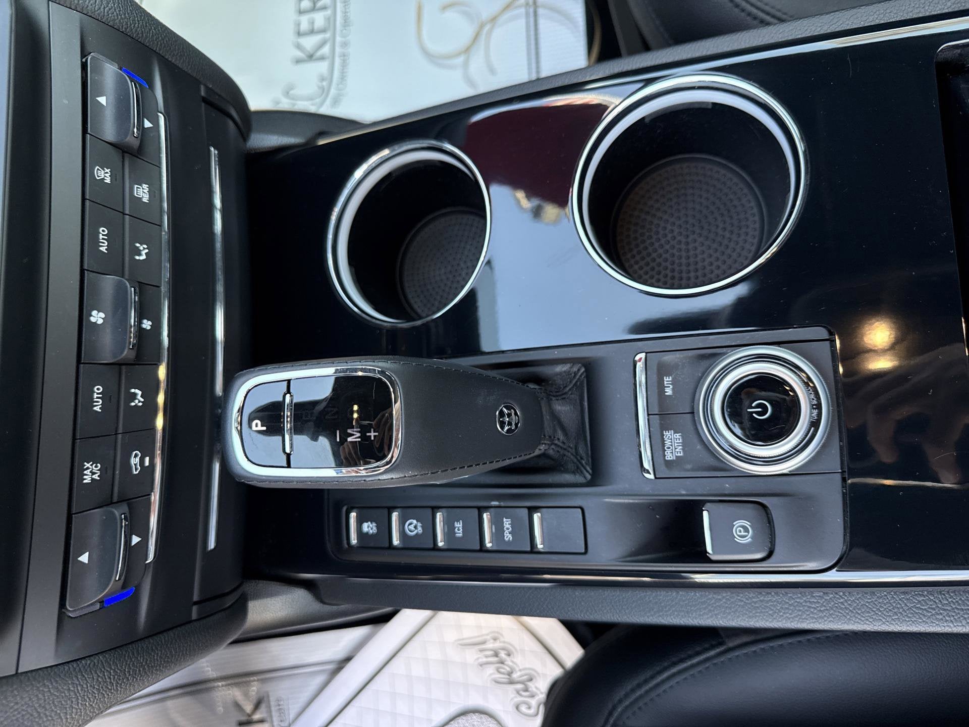 2022 Maserati Ghibli Modena Q4