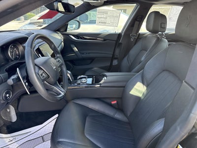 2022 Maserati Ghibli Modena Q4