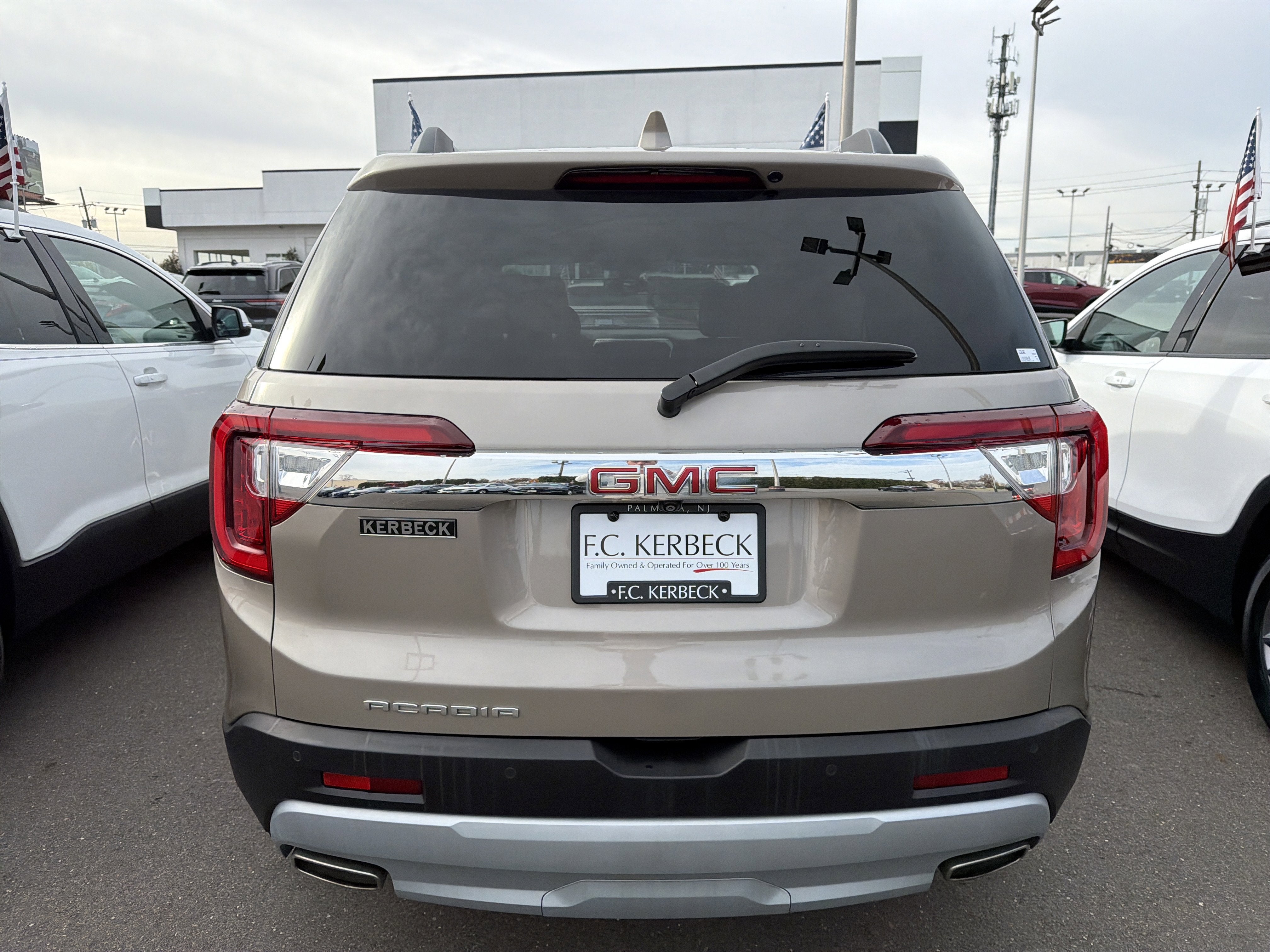 2022 GMC Acadia SLE