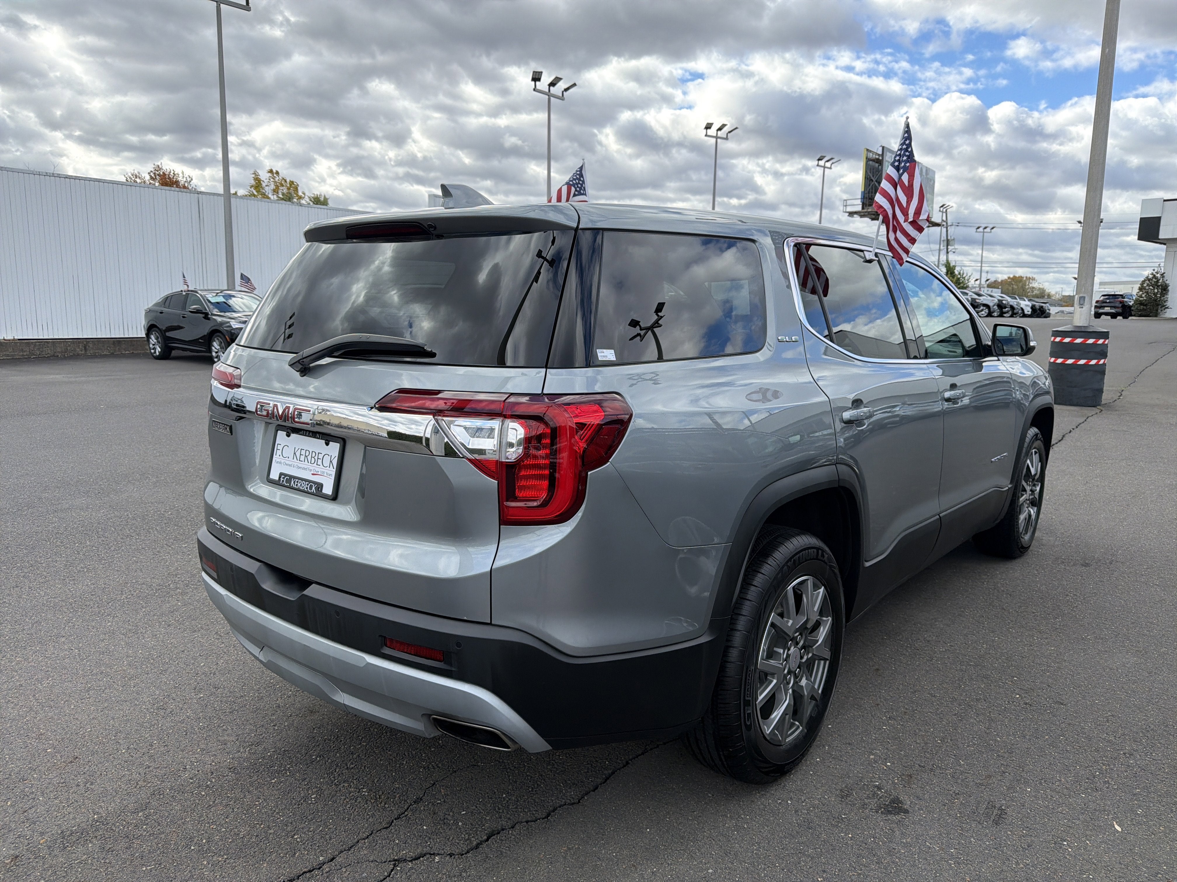 2023 GMC Acadia SLE