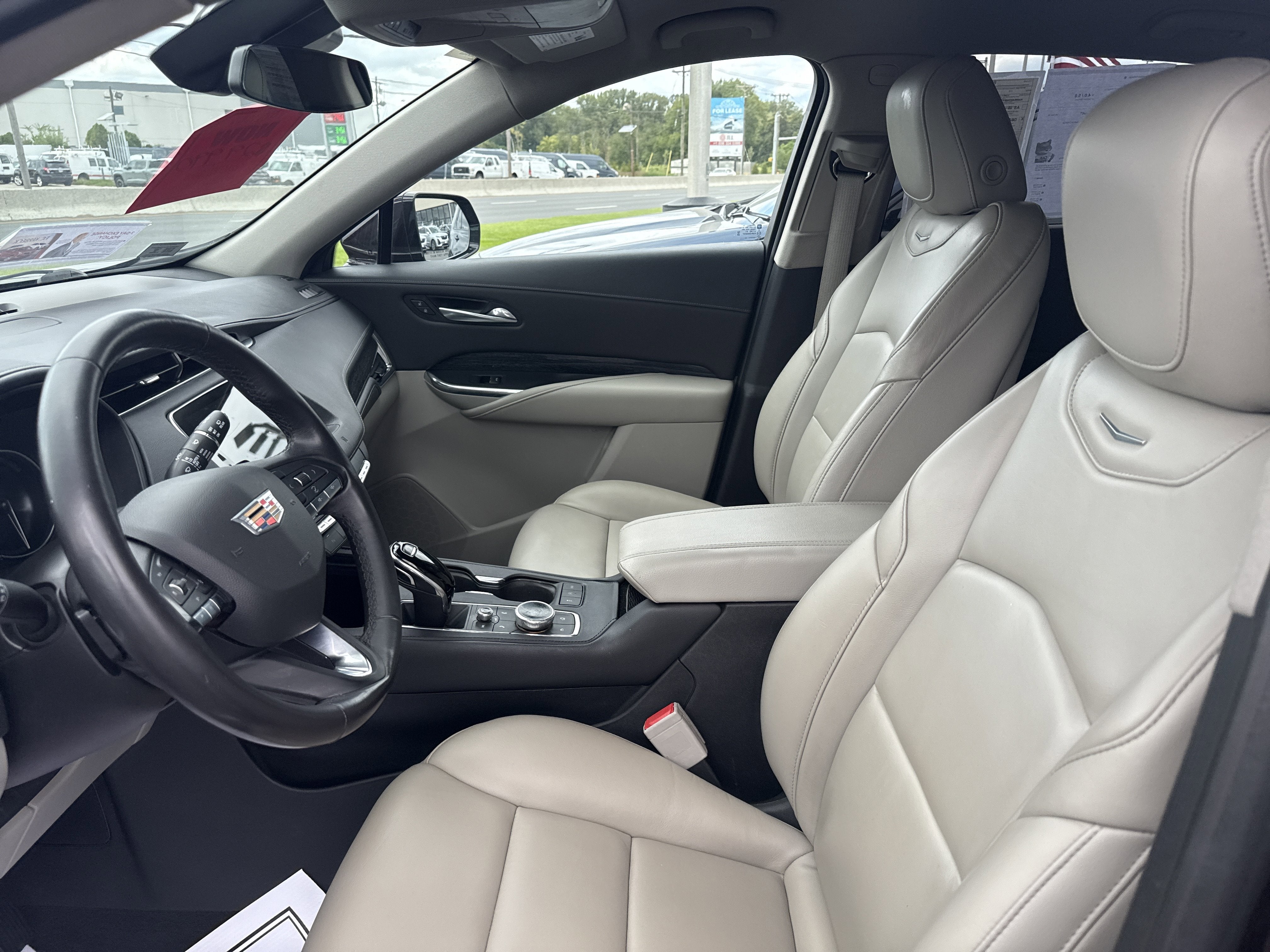 2021 Cadillac XT4 FWD Premium Luxury