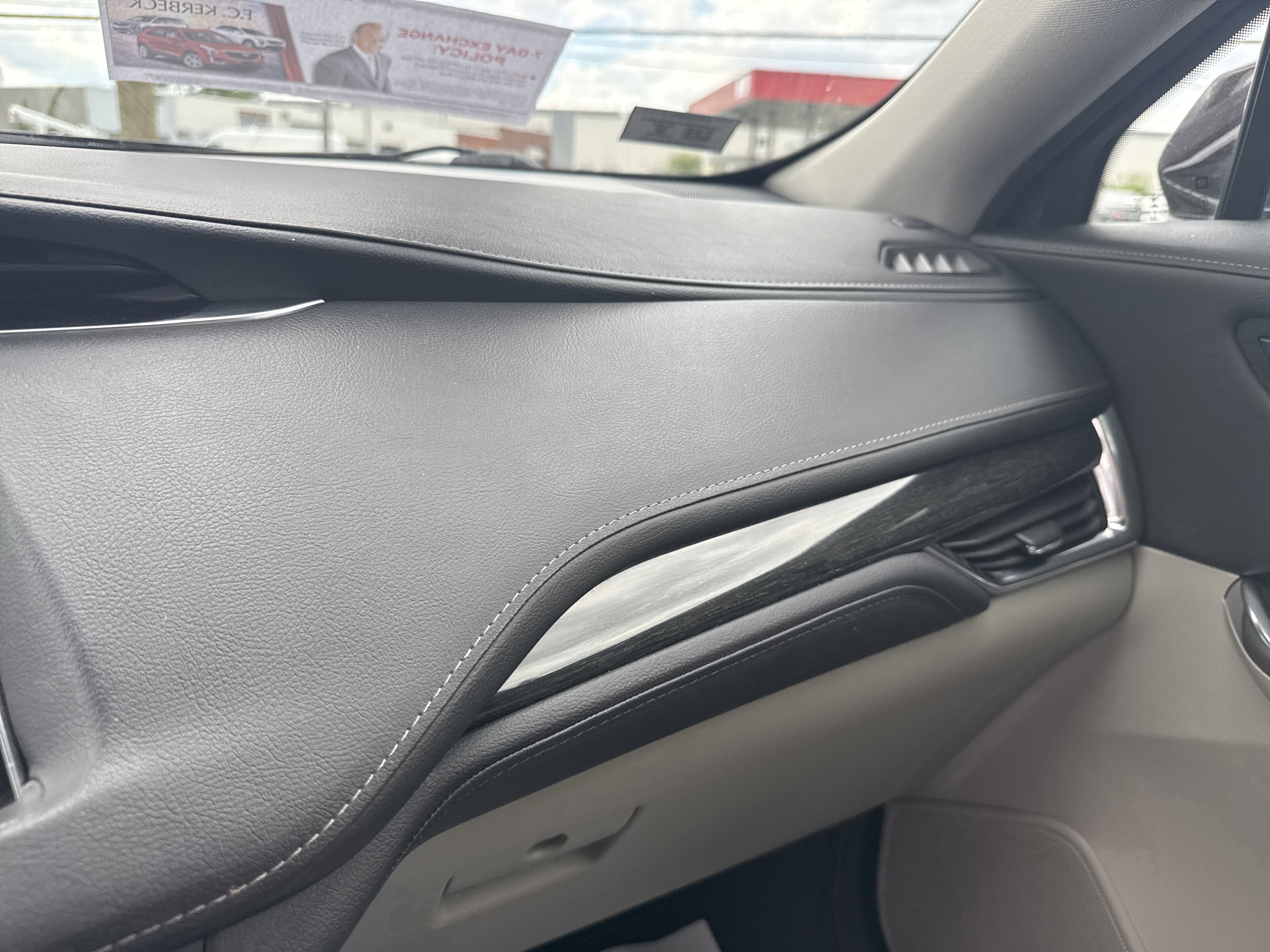 2021 Cadillac XT4 FWD Premium Luxury