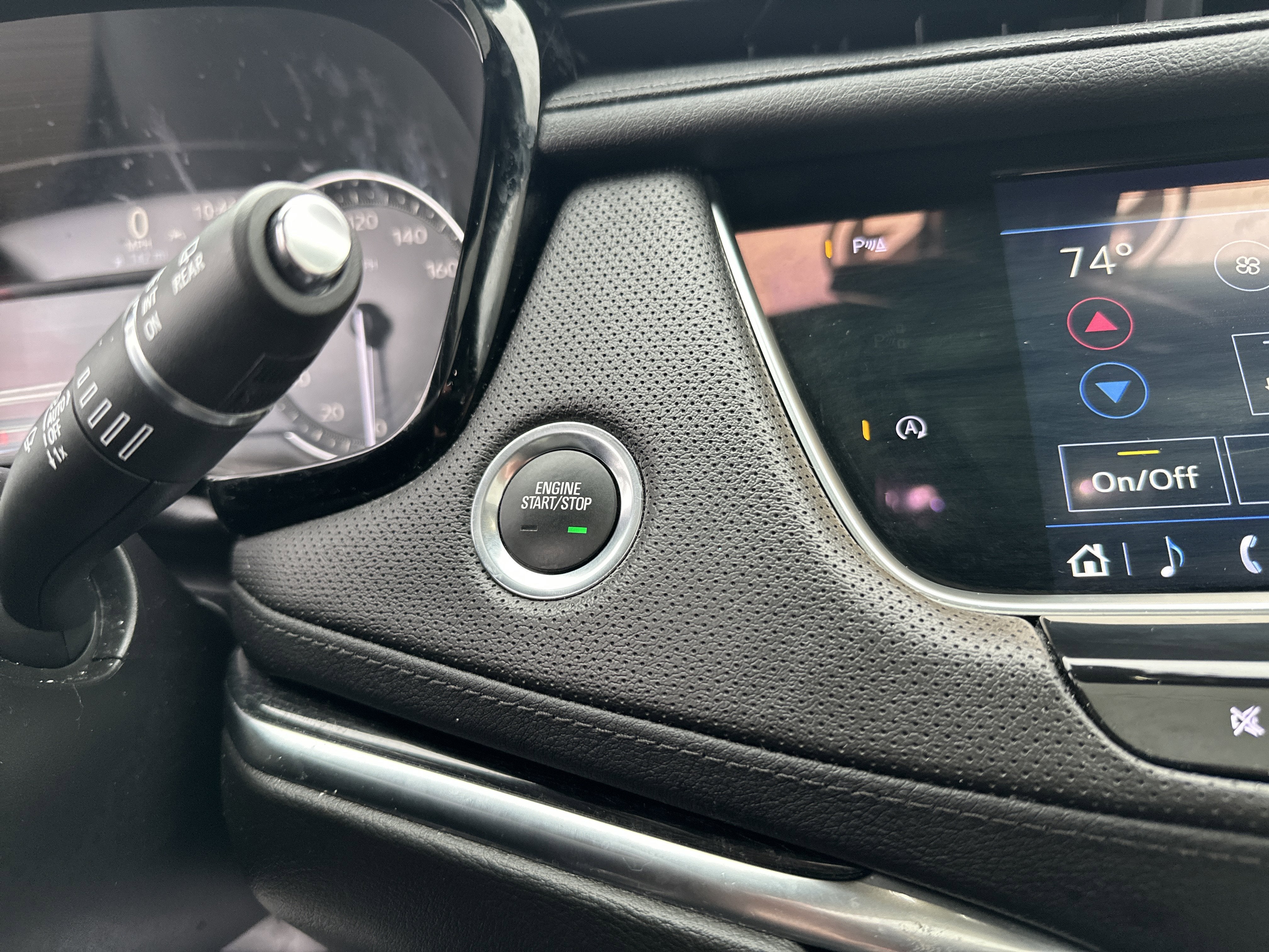 2022 Cadillac XT5 FWD Premium Luxury