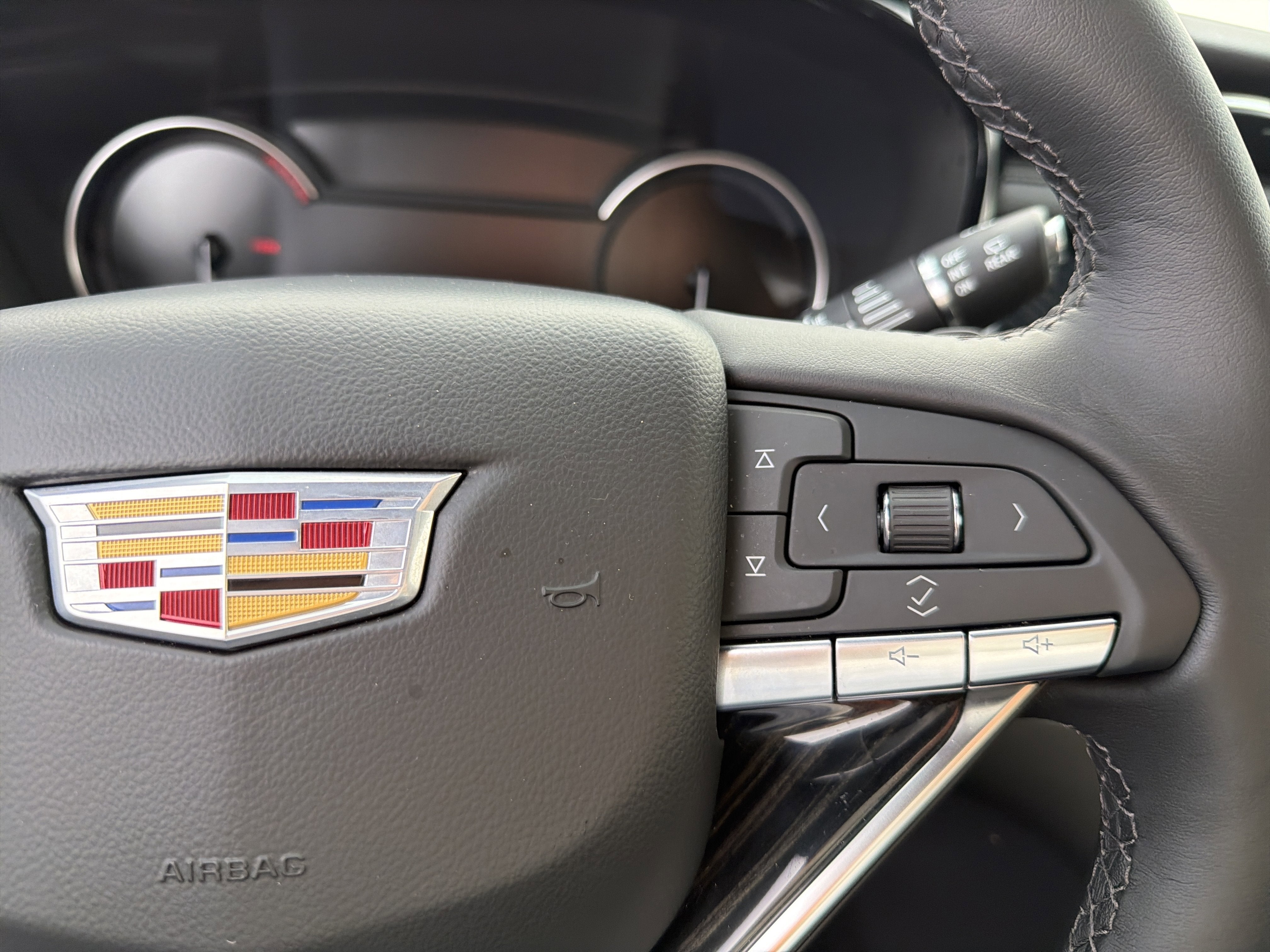 2025 Cadillac XT6 FWD Premium Luxury