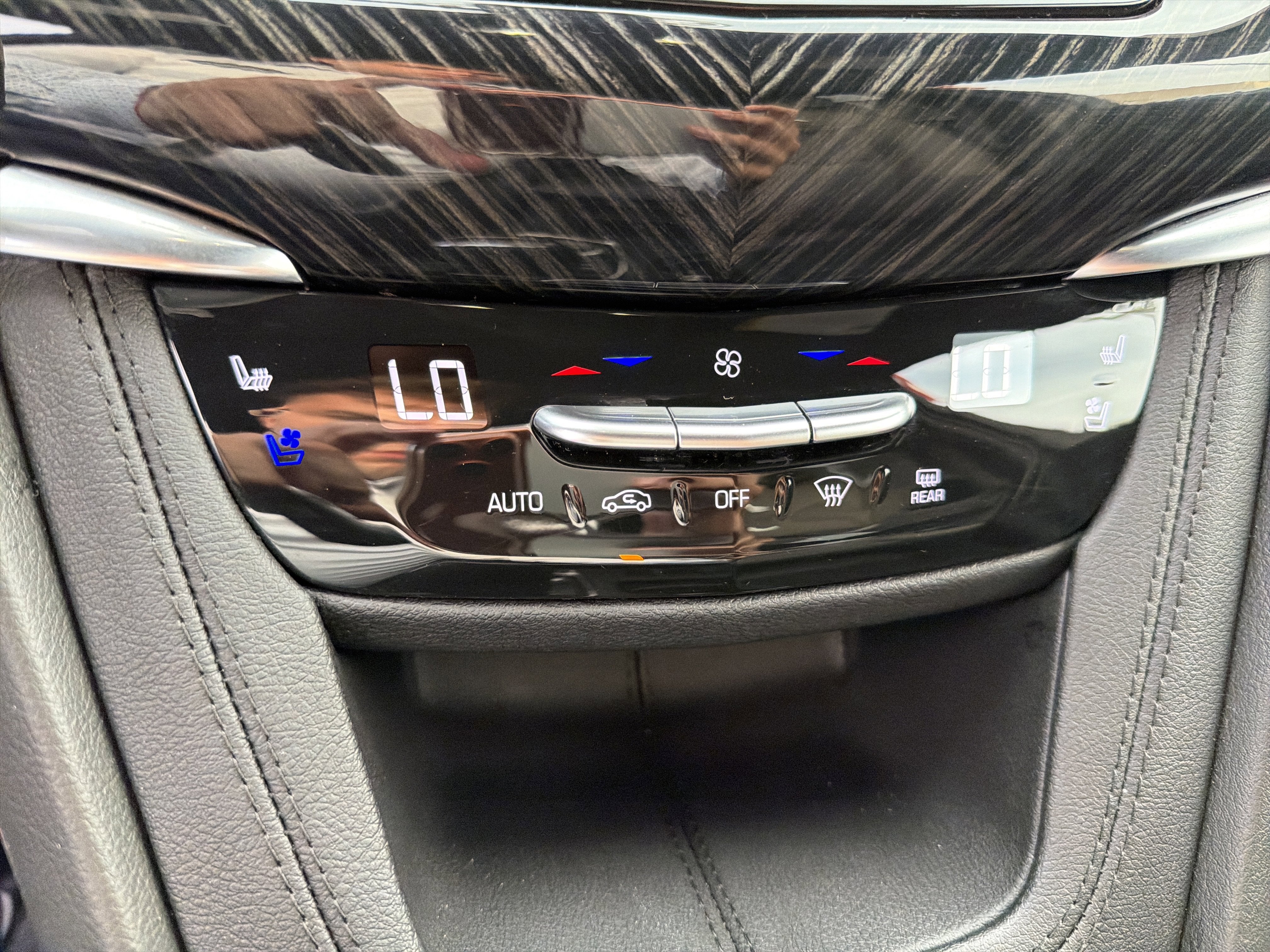 2025 Cadillac XT6 FWD Premium Luxury