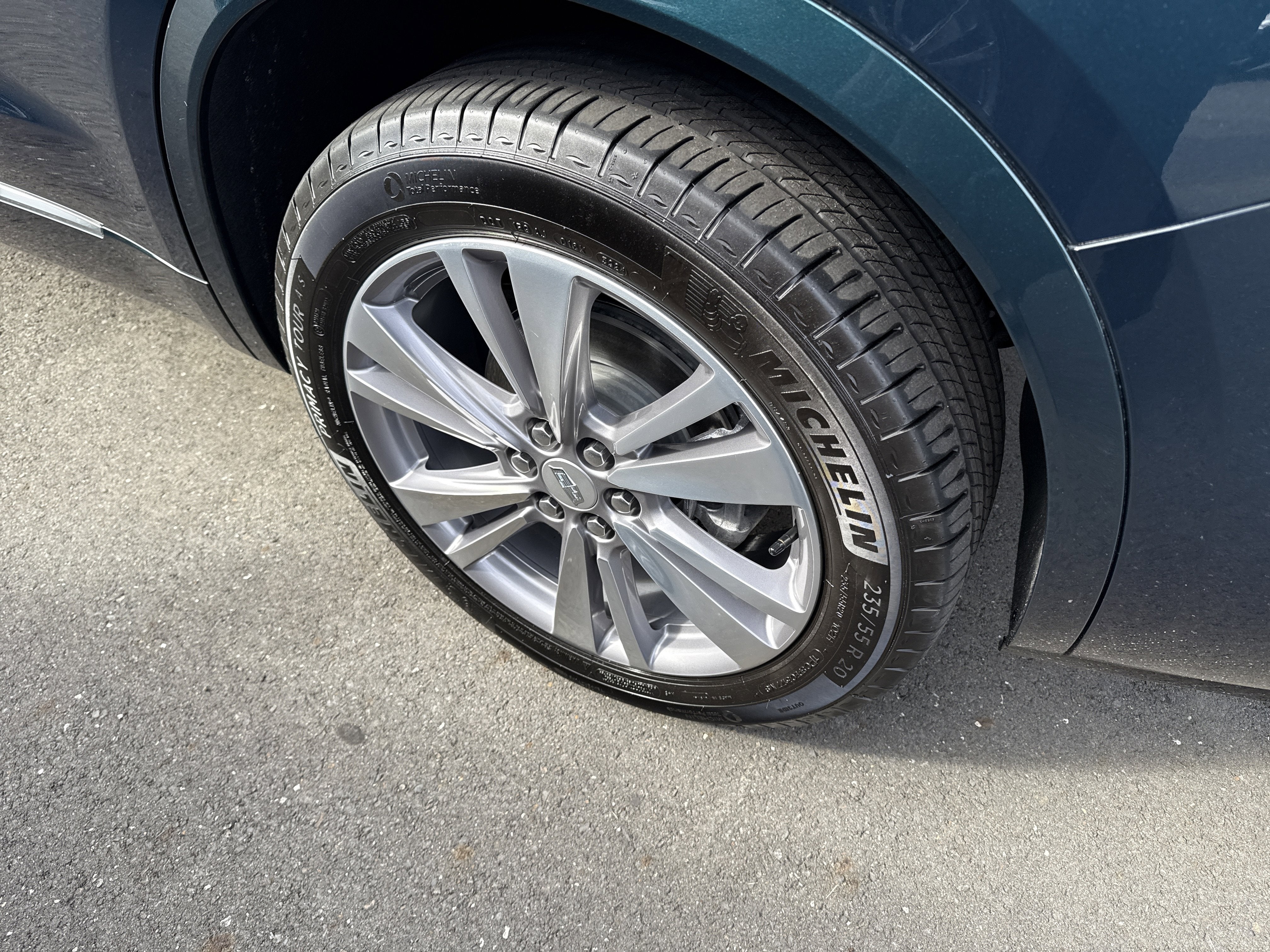 2025 Cadillac XT6 FWD Premium Luxury