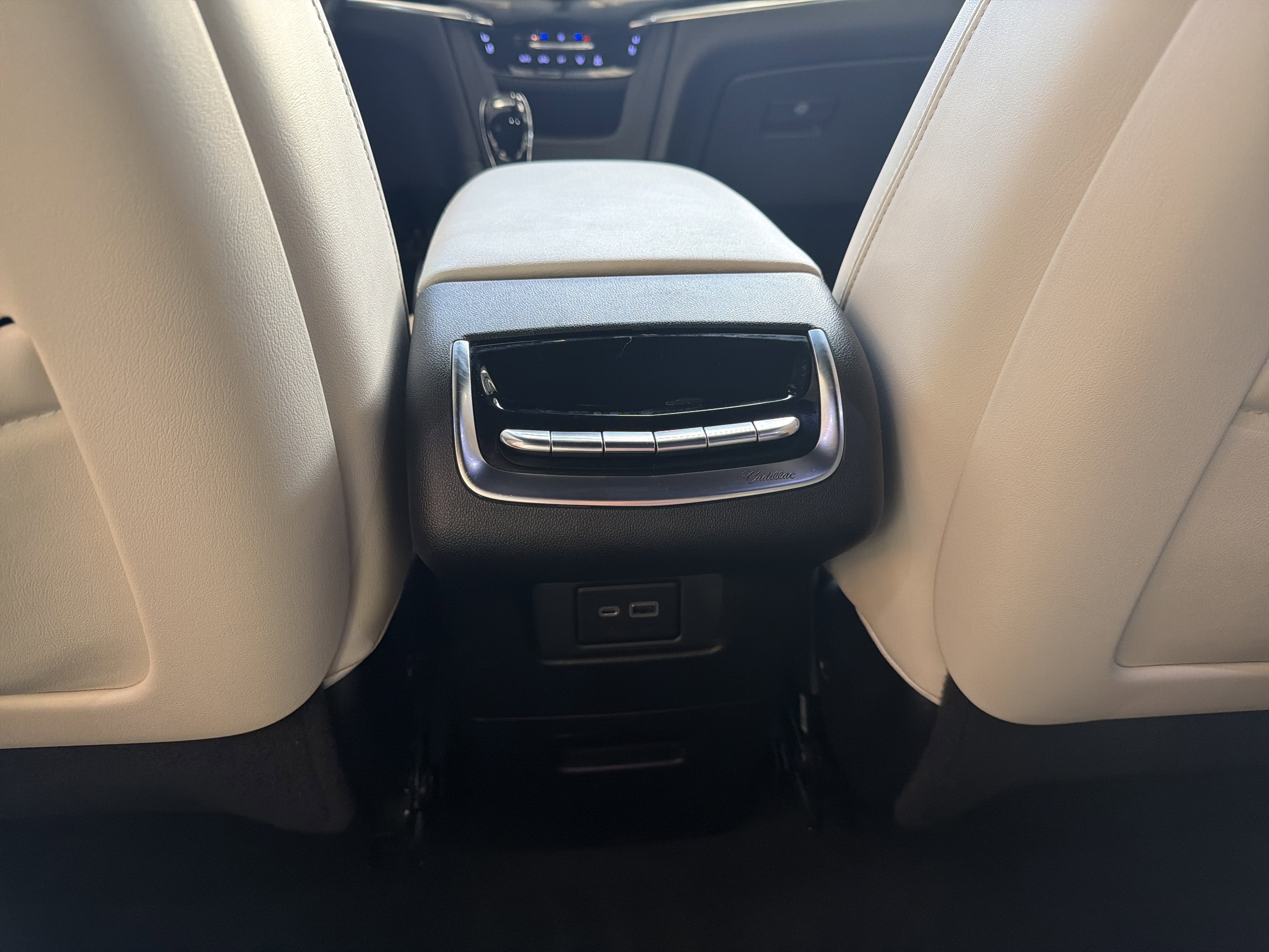 2022 Cadillac XT6 Sport