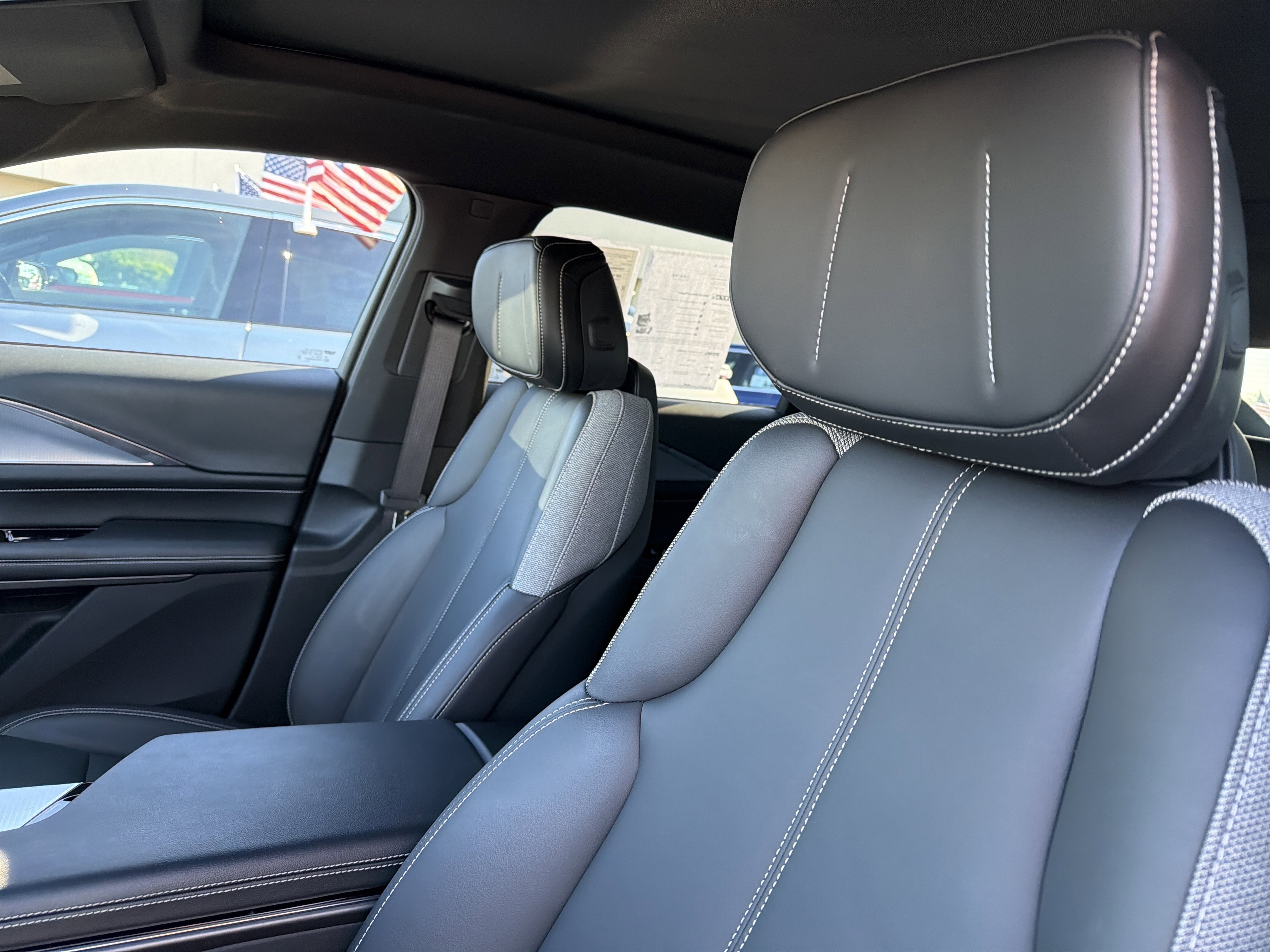 2024 Cadillac LYRIQ Tech