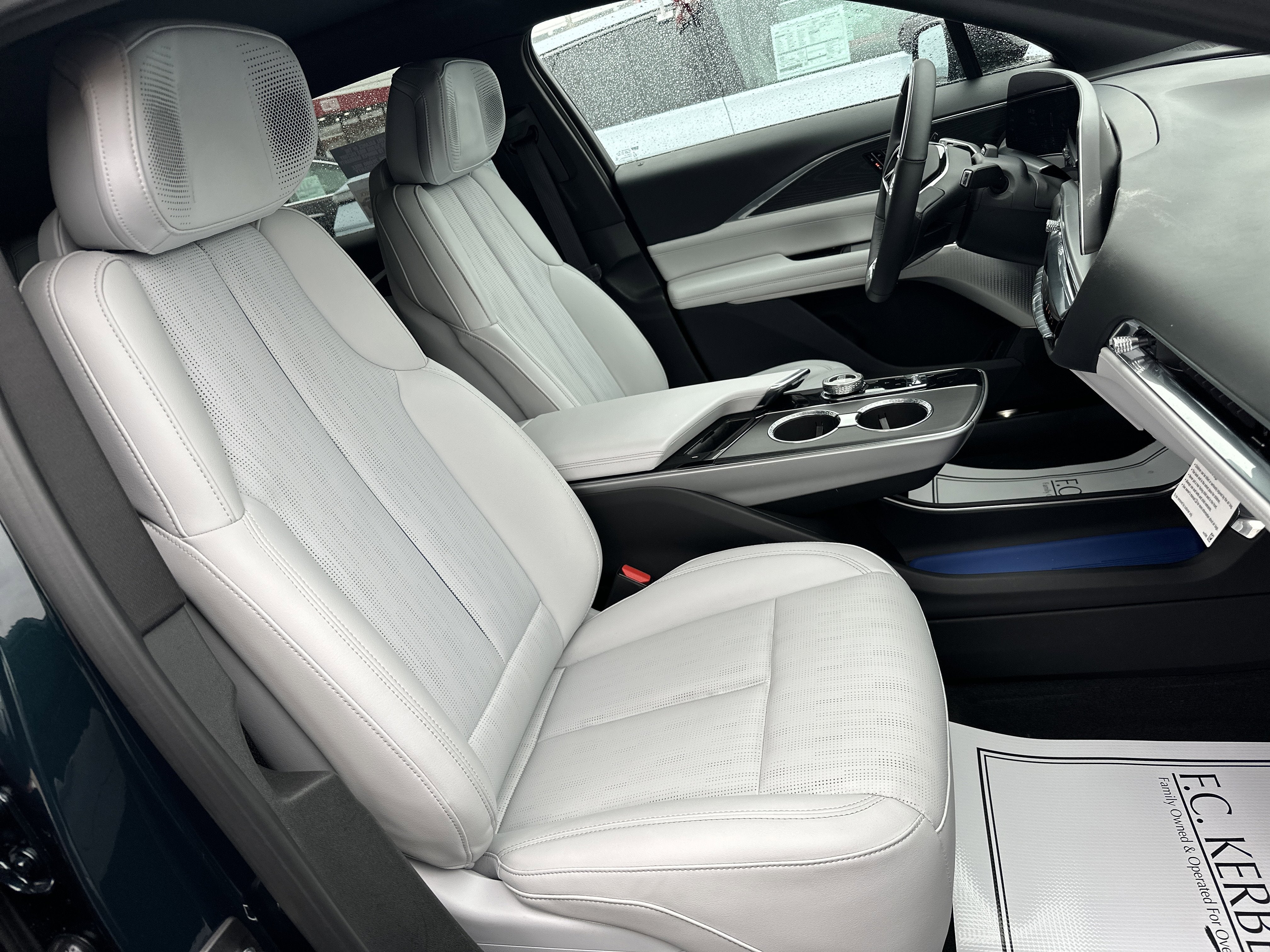 2024 Cadillac LYRIQ Sport