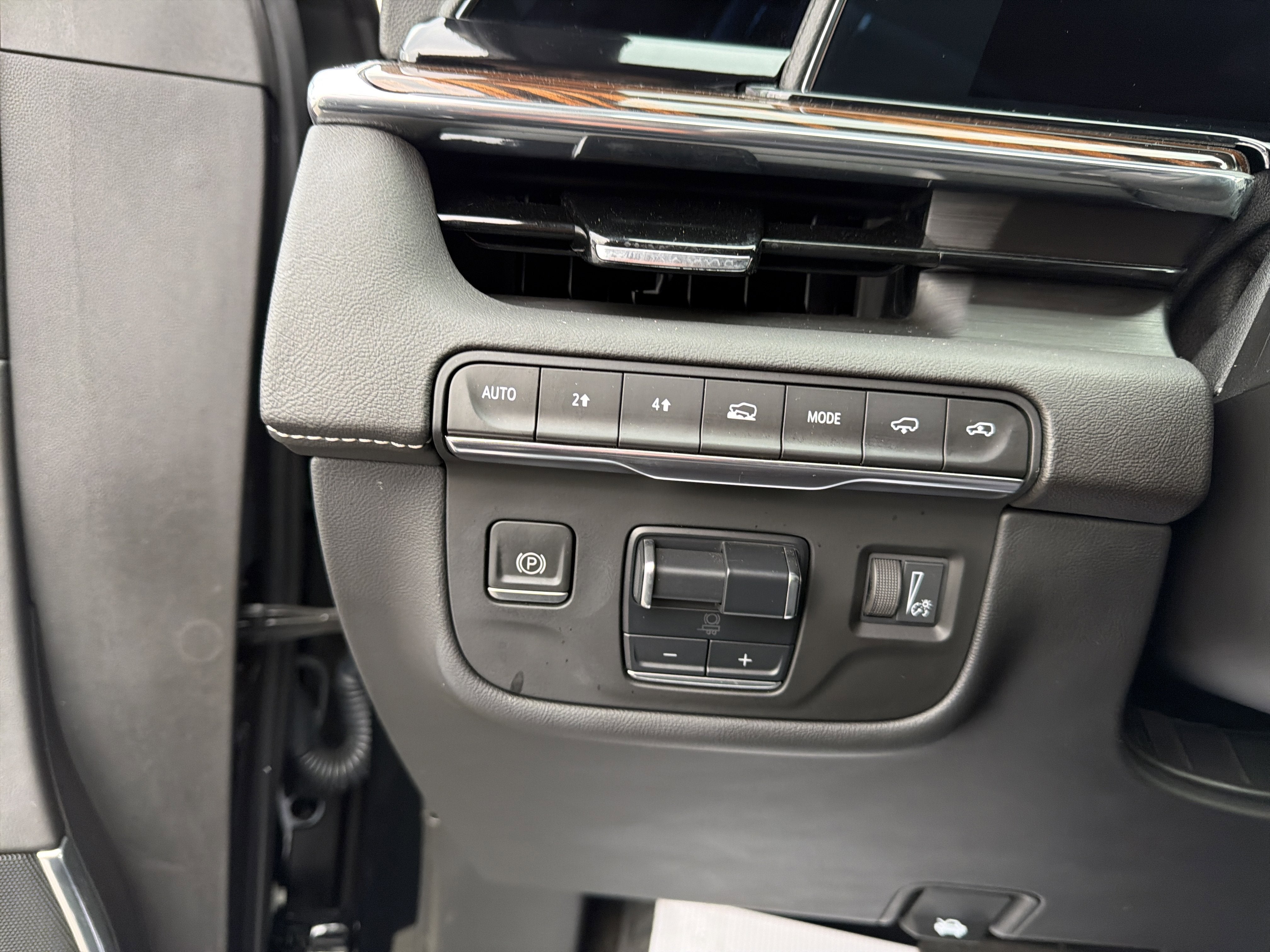 2023 Cadillac Escalade ESV 4WD Premium Luxury