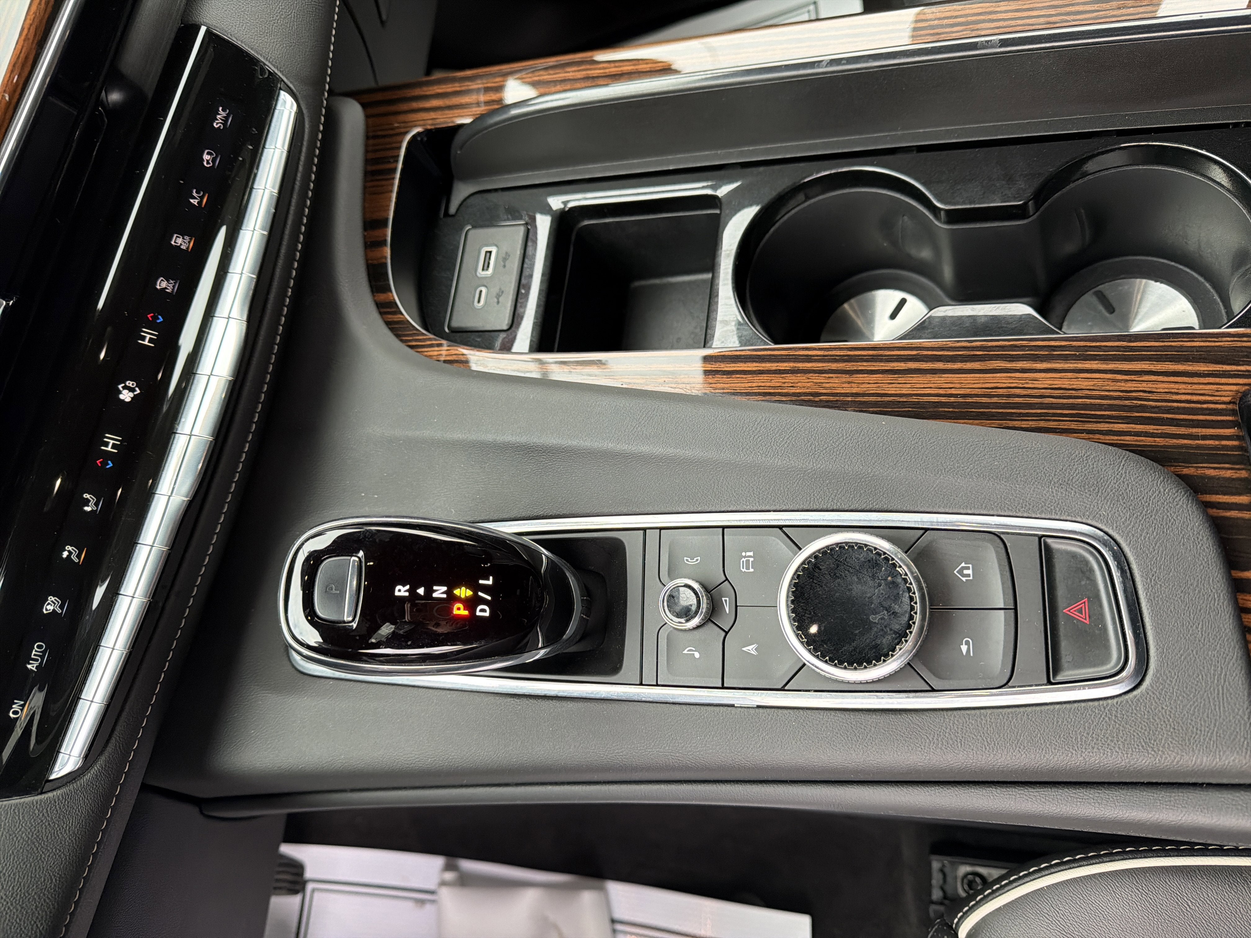 2023 Cadillac Escalade ESV 4WD Premium Luxury