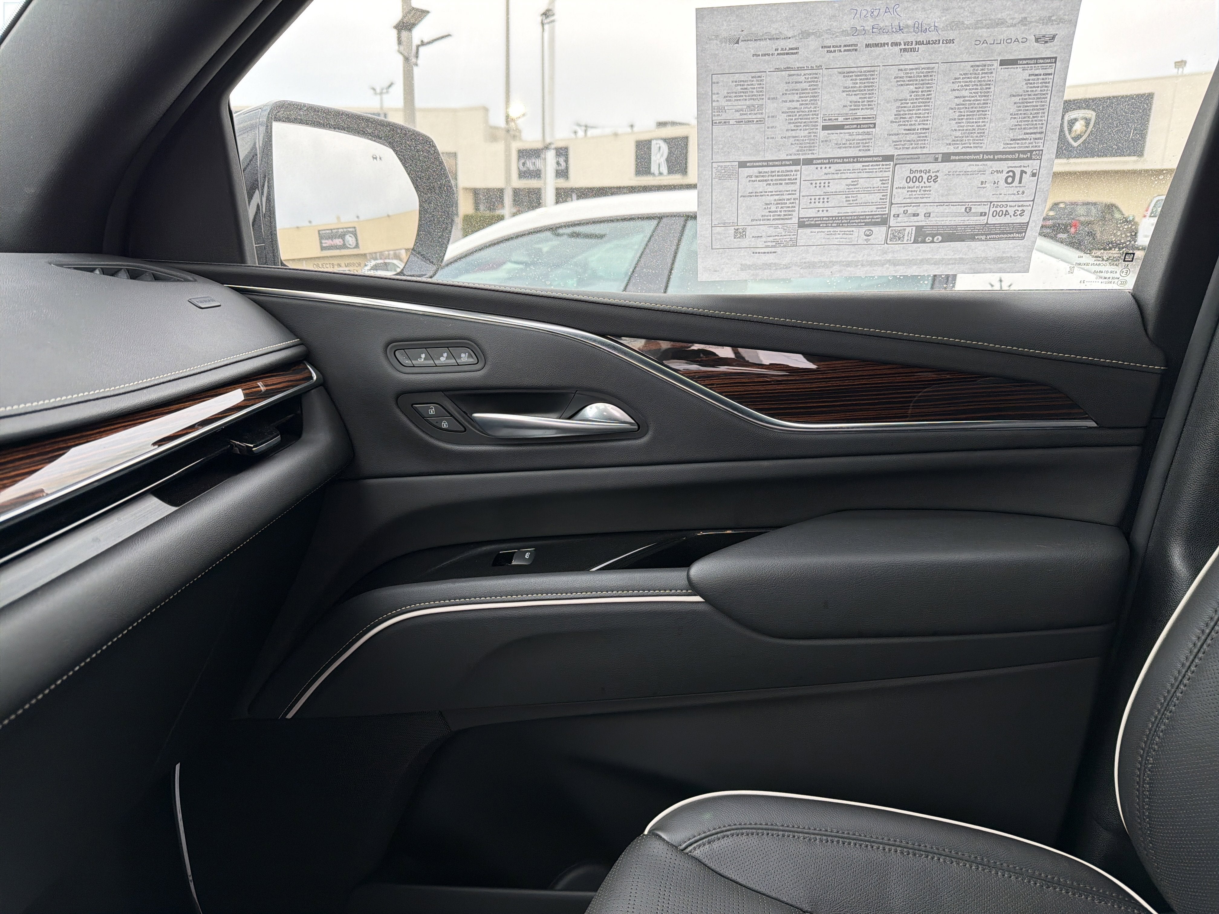 2023 Cadillac Escalade ESV 4WD Premium Luxury