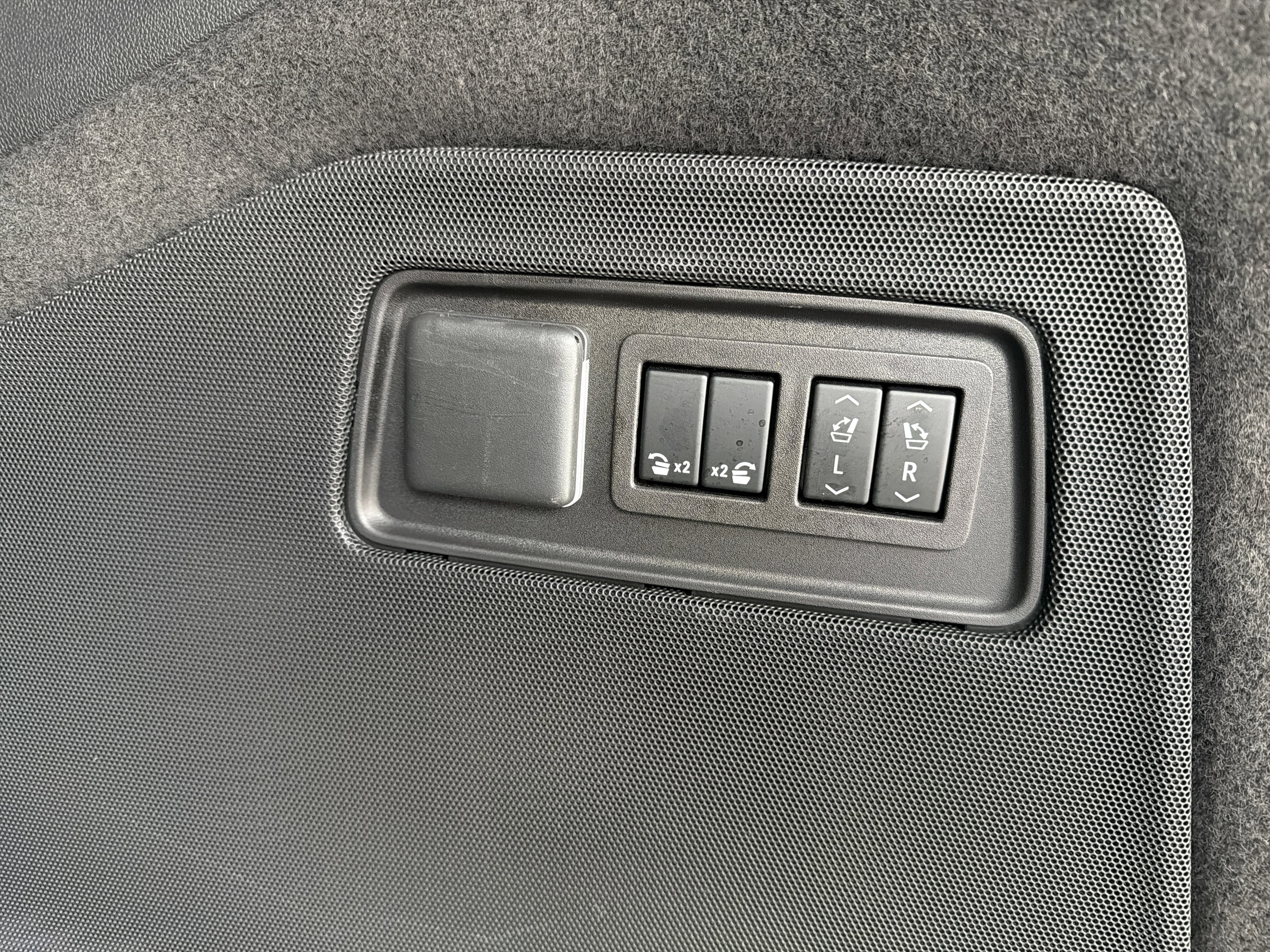 2023 Cadillac Escalade ESV 4WD Premium Luxury