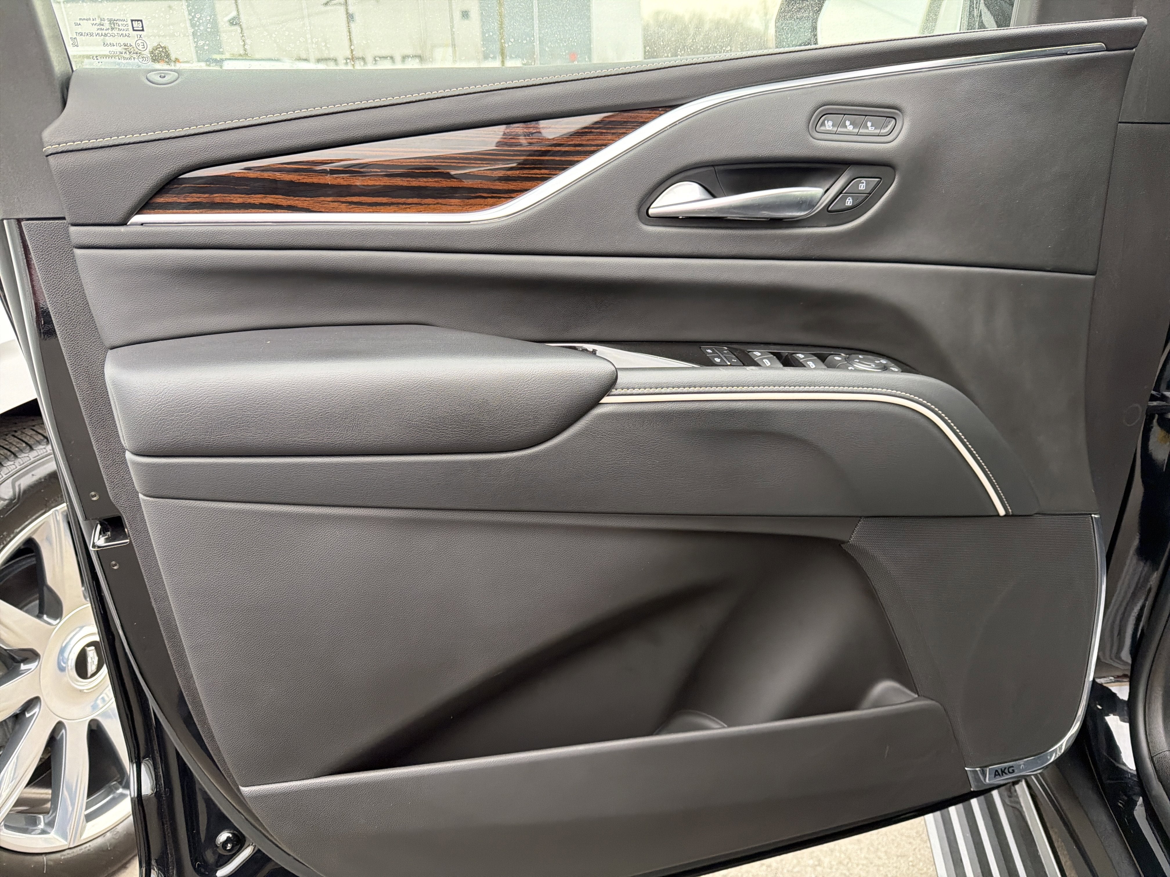 2023 Cadillac Escalade ESV 4WD Premium Luxury