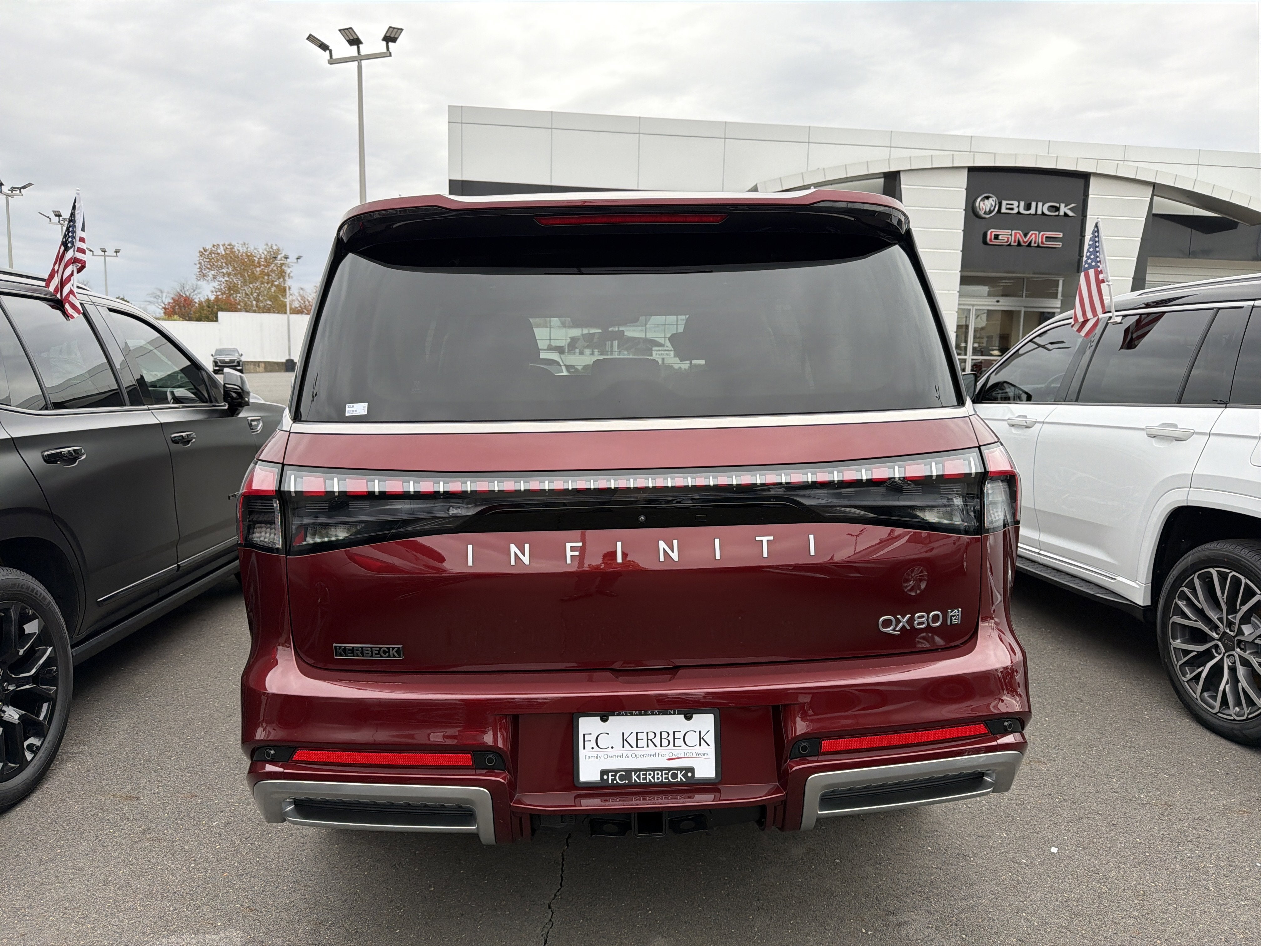 2025 INFINITI QX80 LUXE