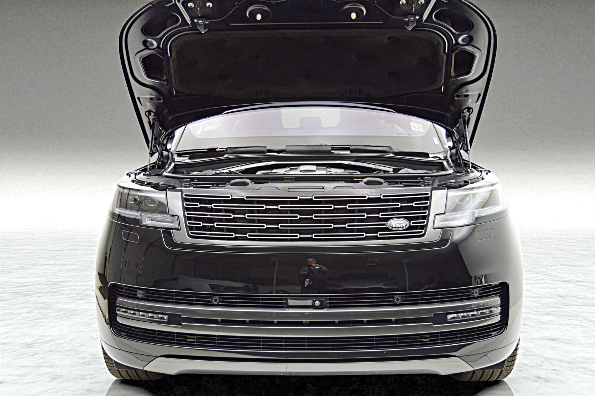 2023 Land Rover Range Rover SE P530 SE SWB