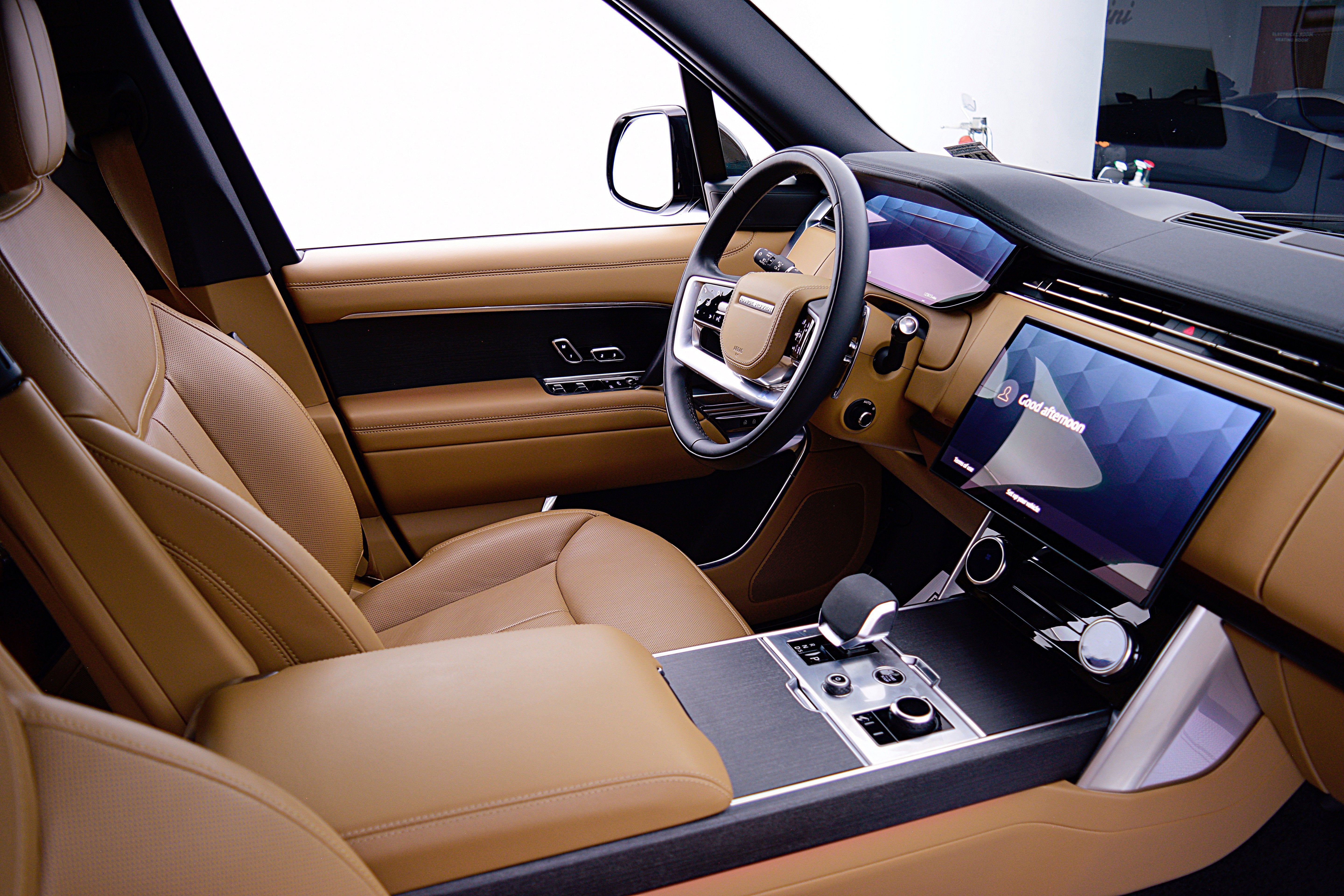 2023 Land Rover Range Rover SE P530 SE SWB