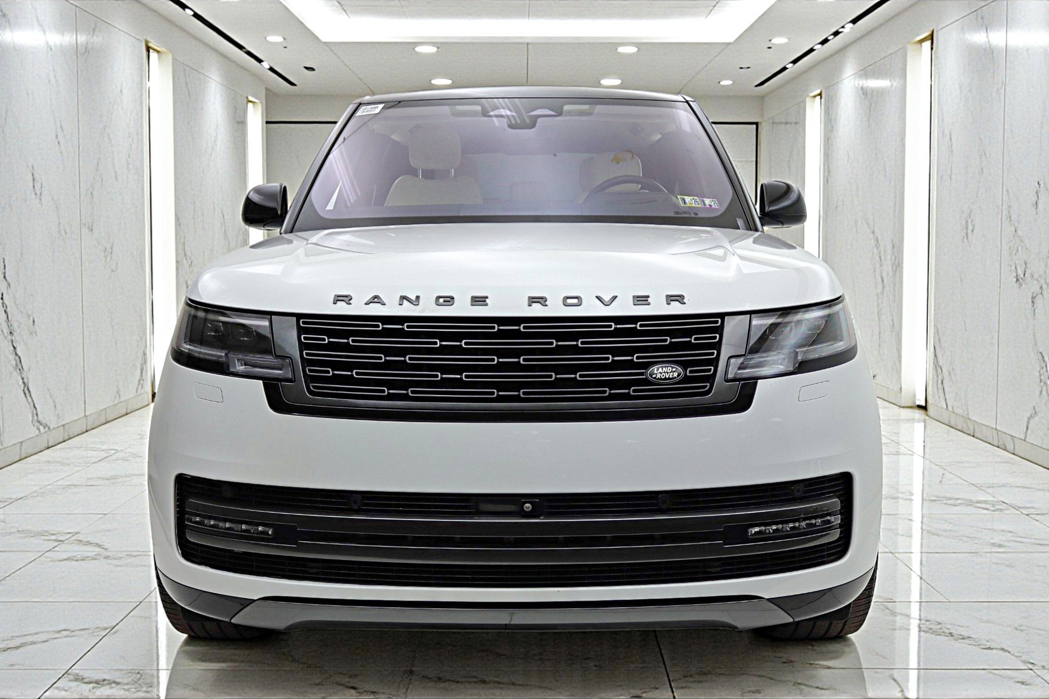 2023 Land Rover Range Rover P530 SE