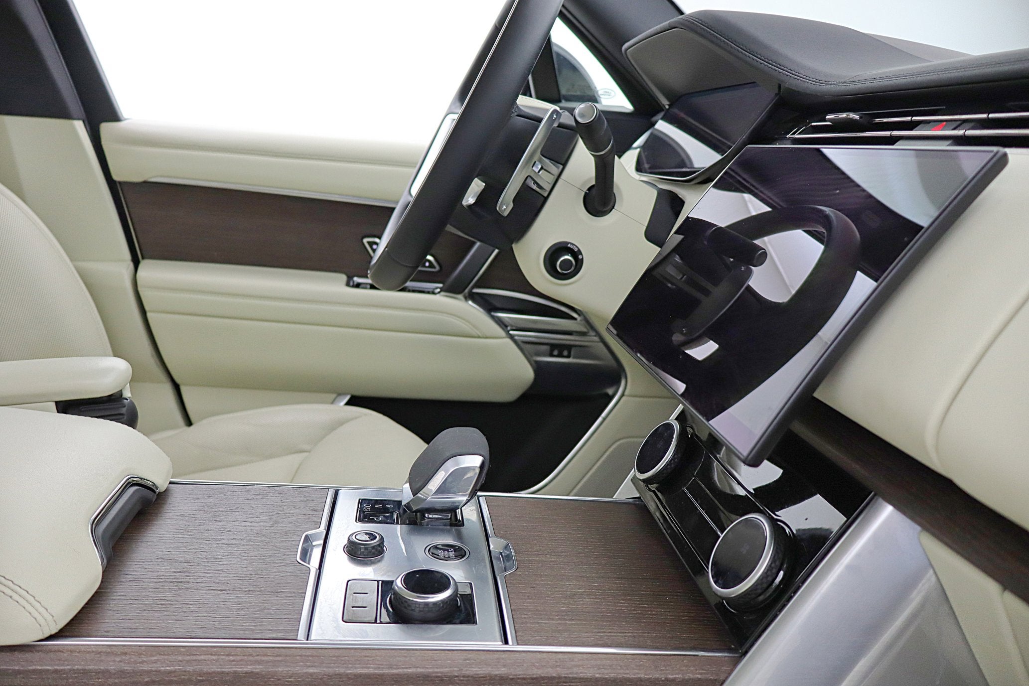 2023 Land Rover Range Rover P530 SE