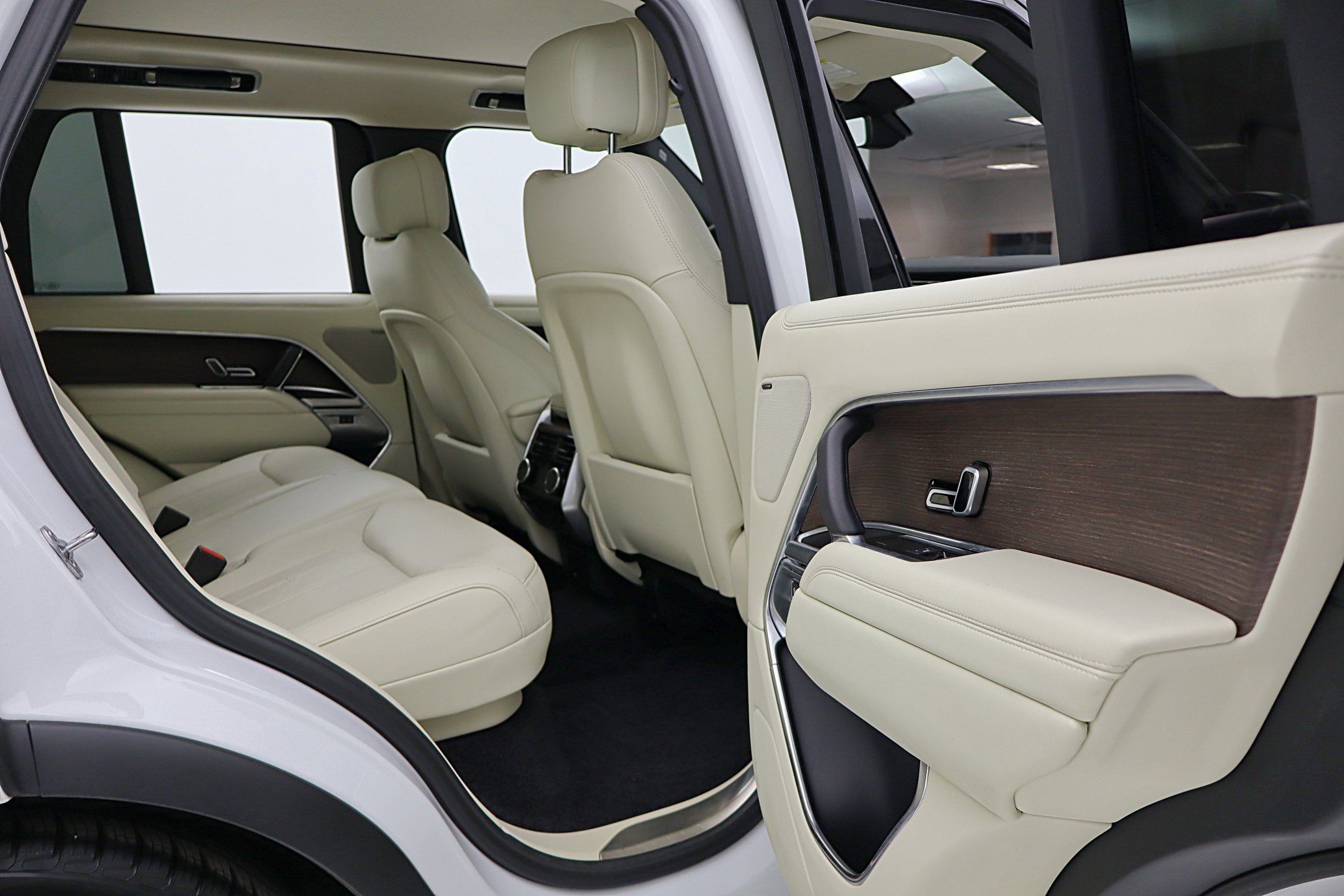 2023 Land Rover Range Rover P530 SE