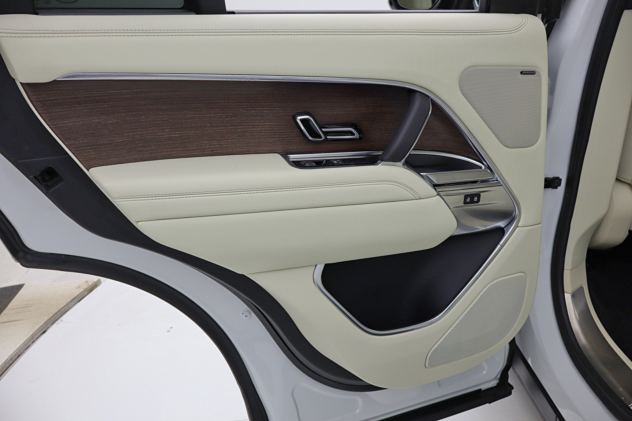 2023 Land Rover Range Rover P530 SE