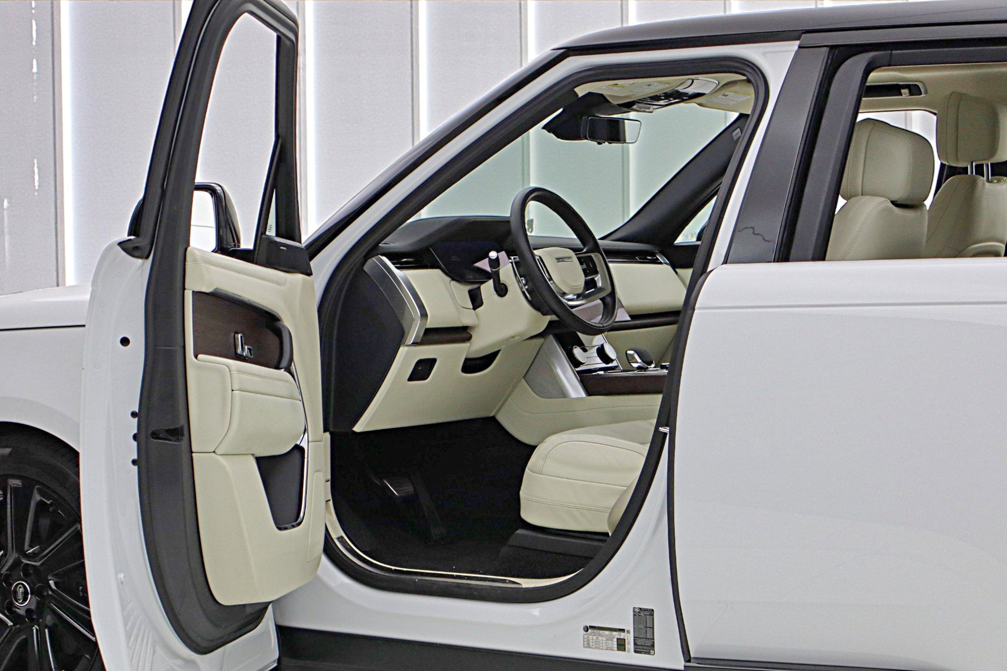 2023 Land Rover Range Rover P530 SE